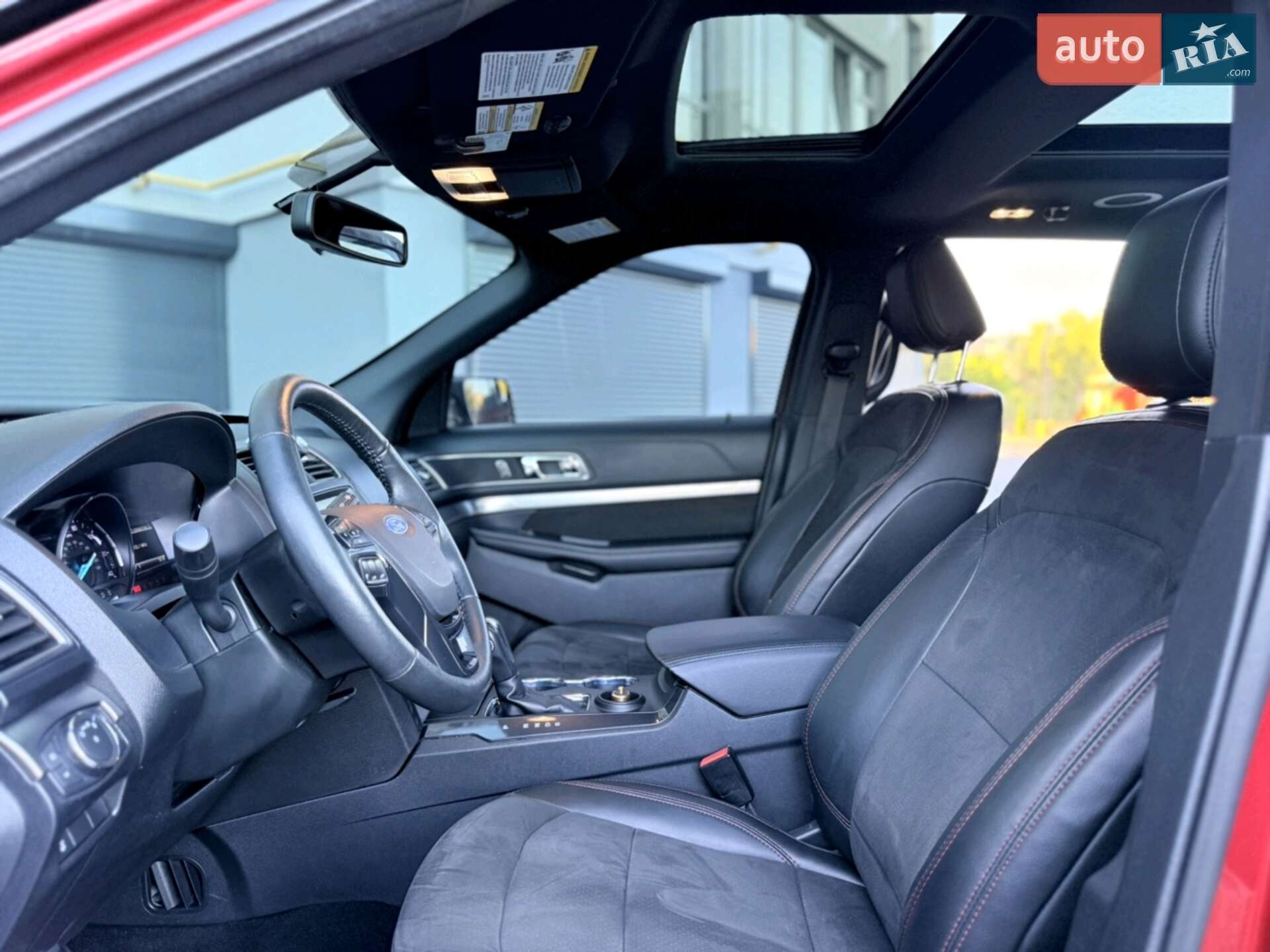Ford Explorer 2018 VIN 1FM5K7D81JGC66978 фото оголошення 21 з 26