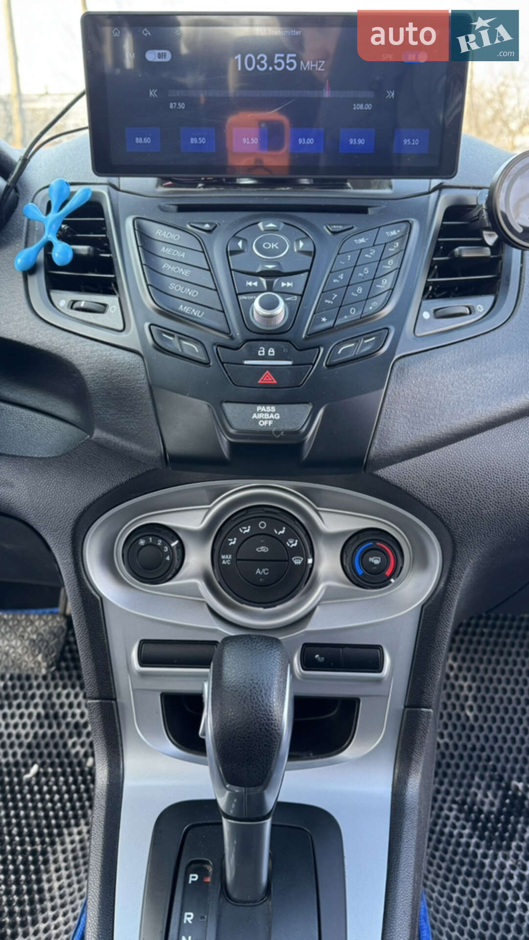 Ford Fiesta 2017 VIN 3FADP4BJ3HM126250 фото оголошення 4 з 15