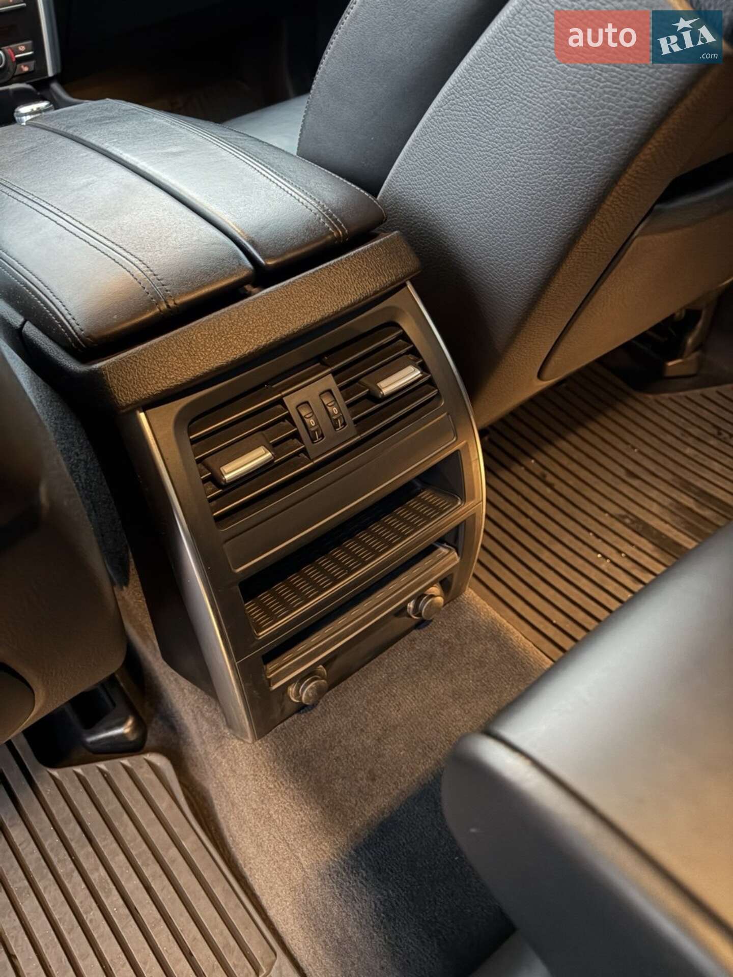 BMW 5 Series GT 2013 VIN WBAXC61040D167782 фото оголошення 19 з 64