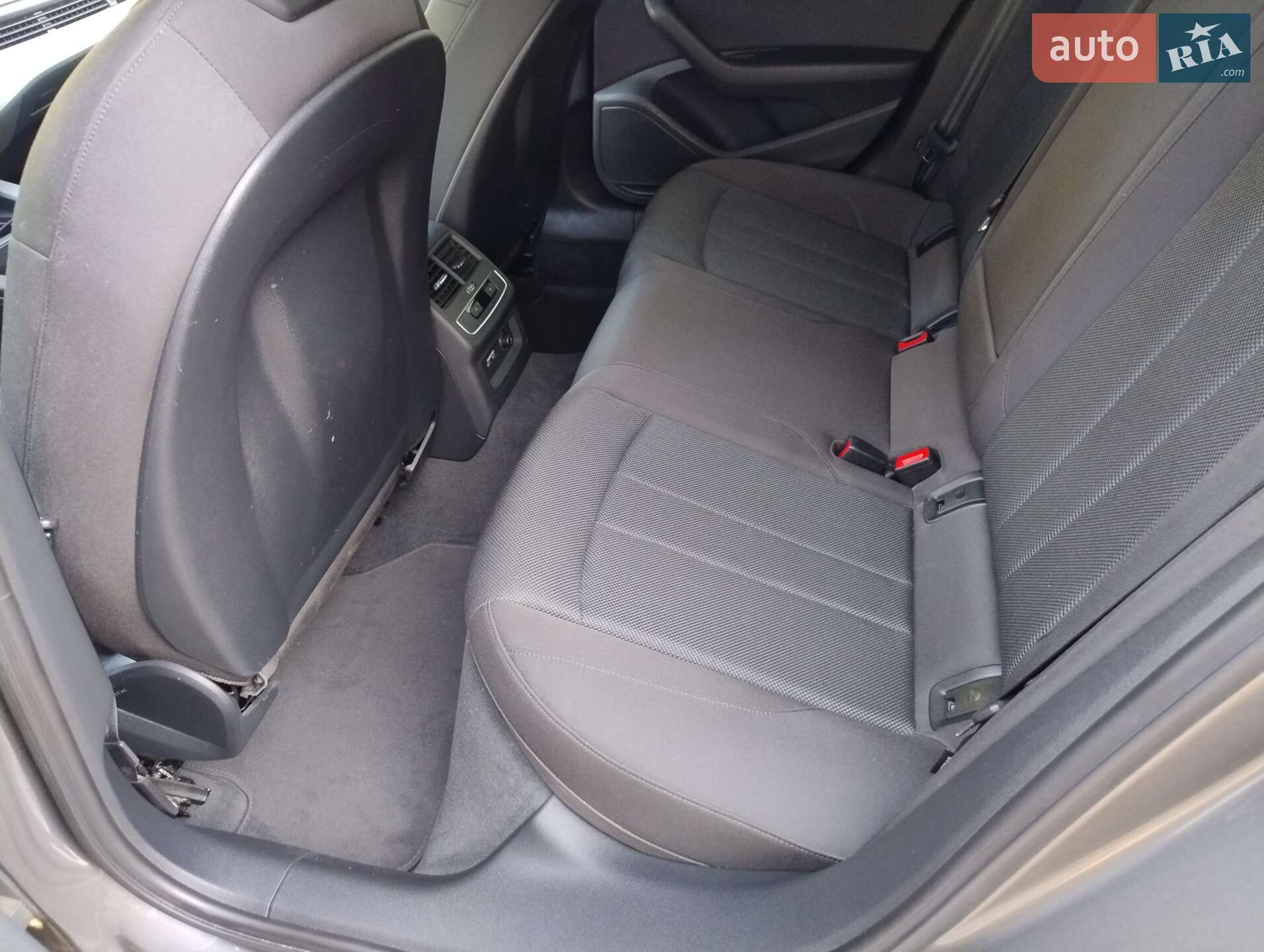 Audi A4 2022 VIN WAUZZZF46NA038178 фото оголошення 9 з 17