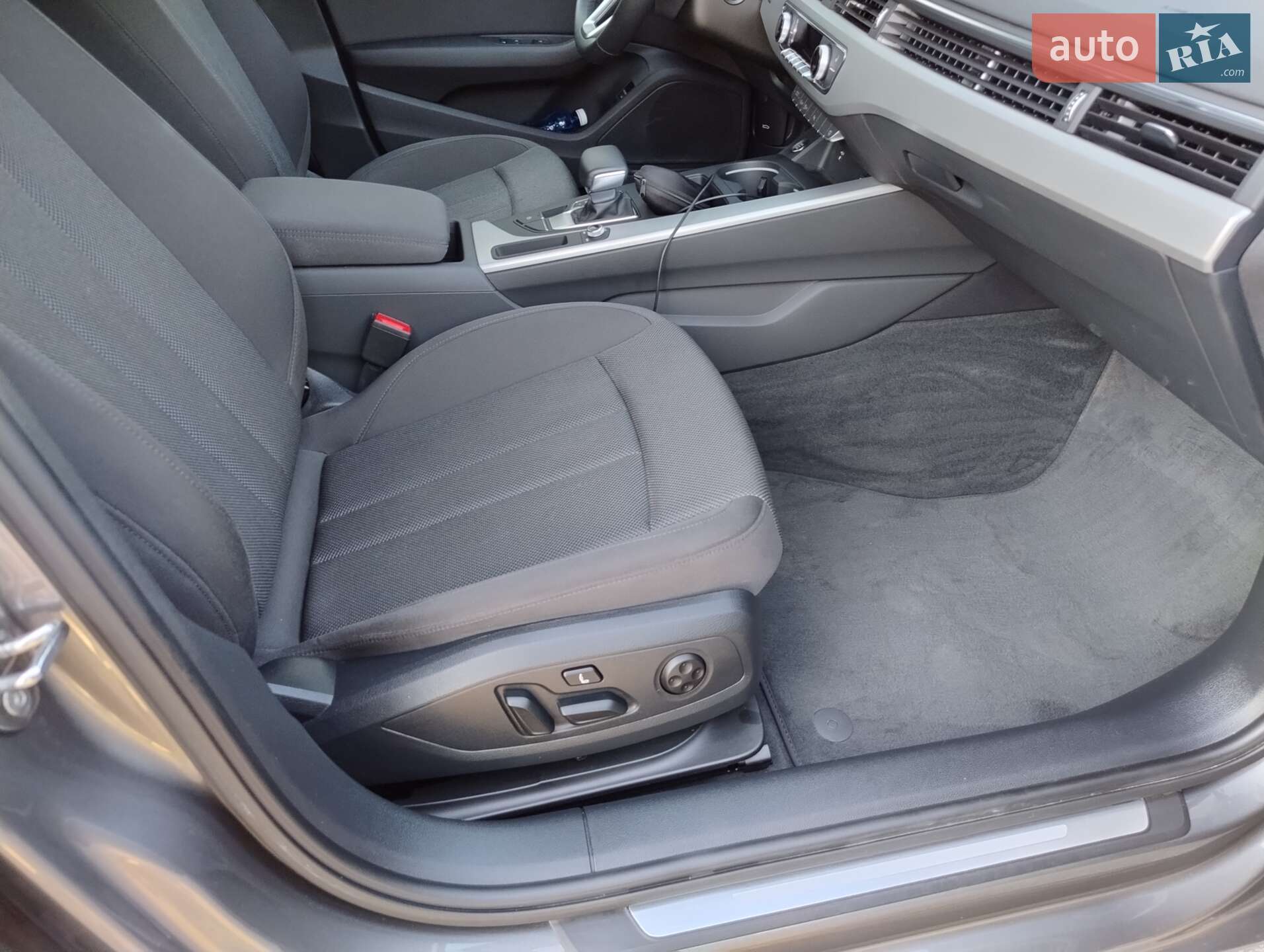 Audi A4 2022 VIN WAUZZZF46NA038178 фото оголошення 17 з 17