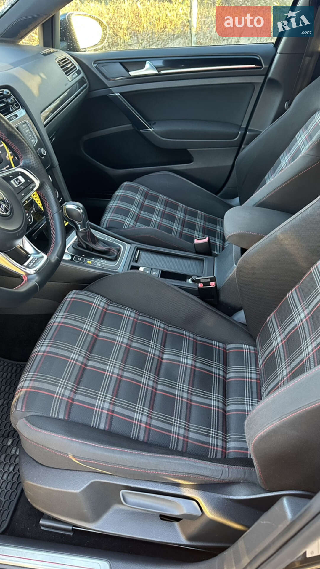 Volkswagen Golf GTI 2013 VIN WVWZZZAUZEW113398 фото оголошення 10 з 27