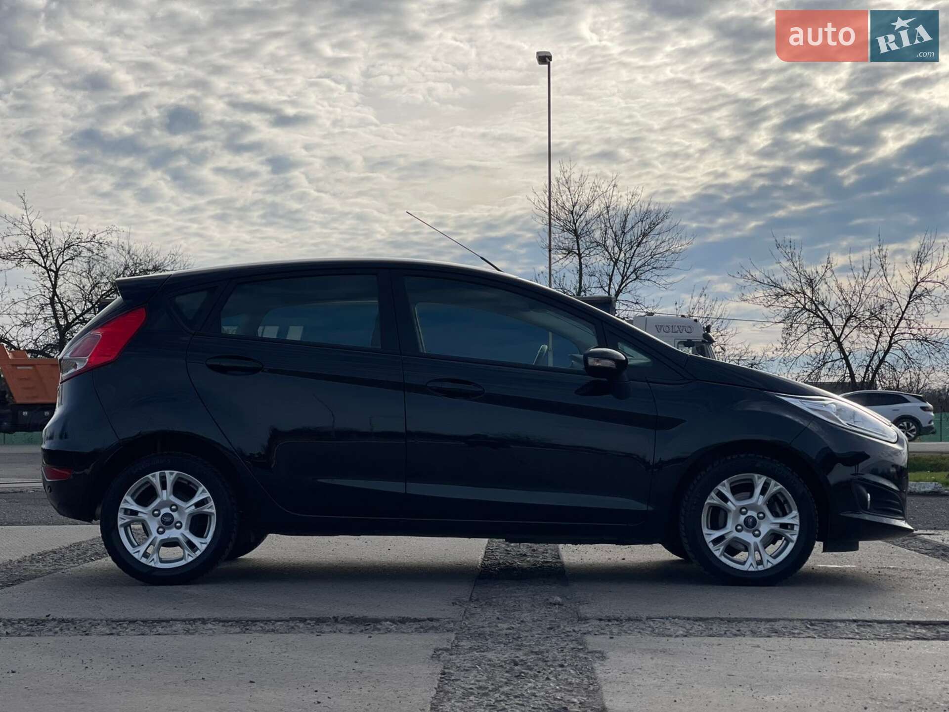 Ford Fiesta 2015 VIN WF0DXXGAKDFU24776 фото оголошення 7 з 41