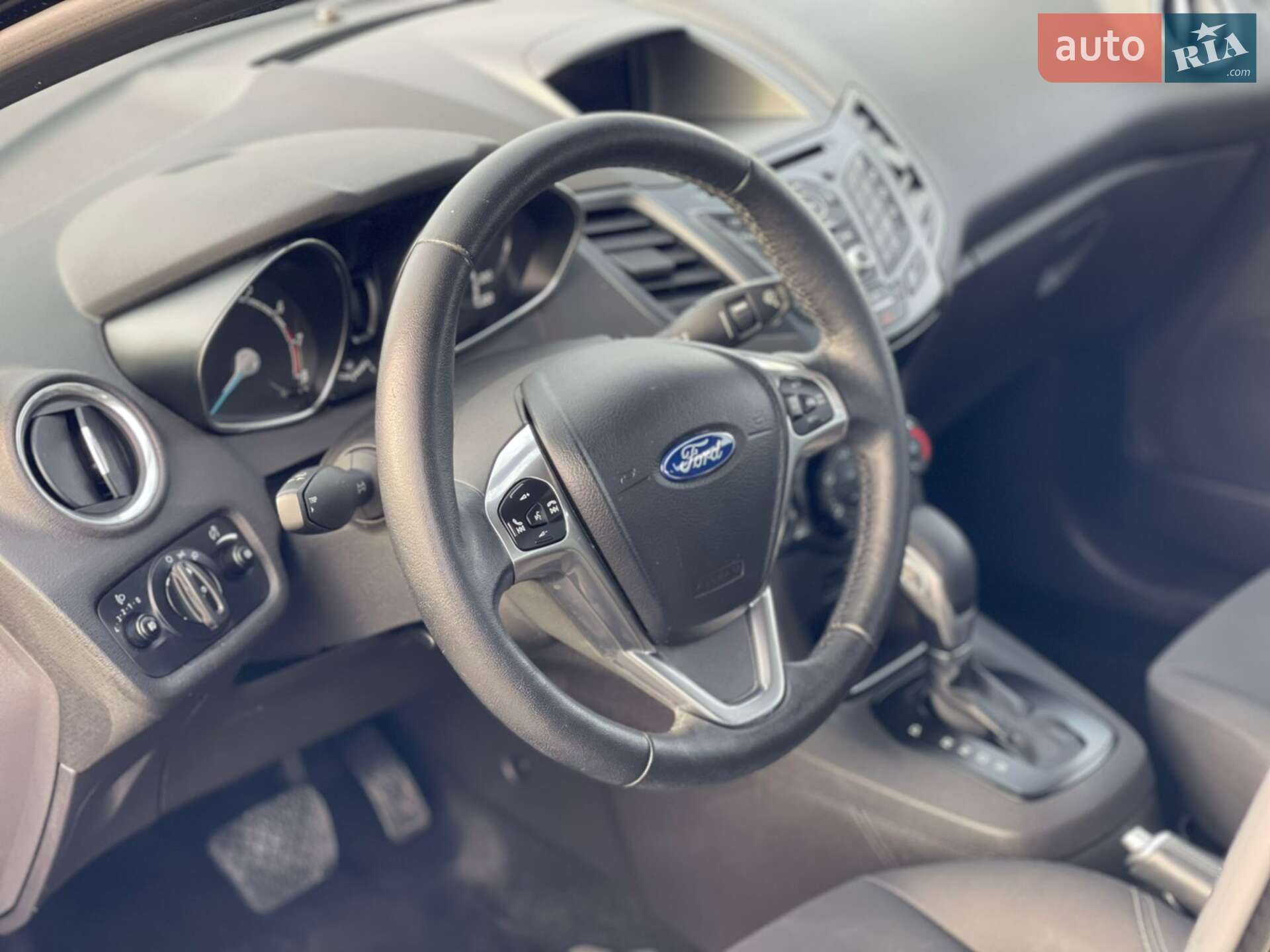 Ford Fiesta 2015 VIN WF0DXXGAKDFU24776 фото оголошення 28 з 41