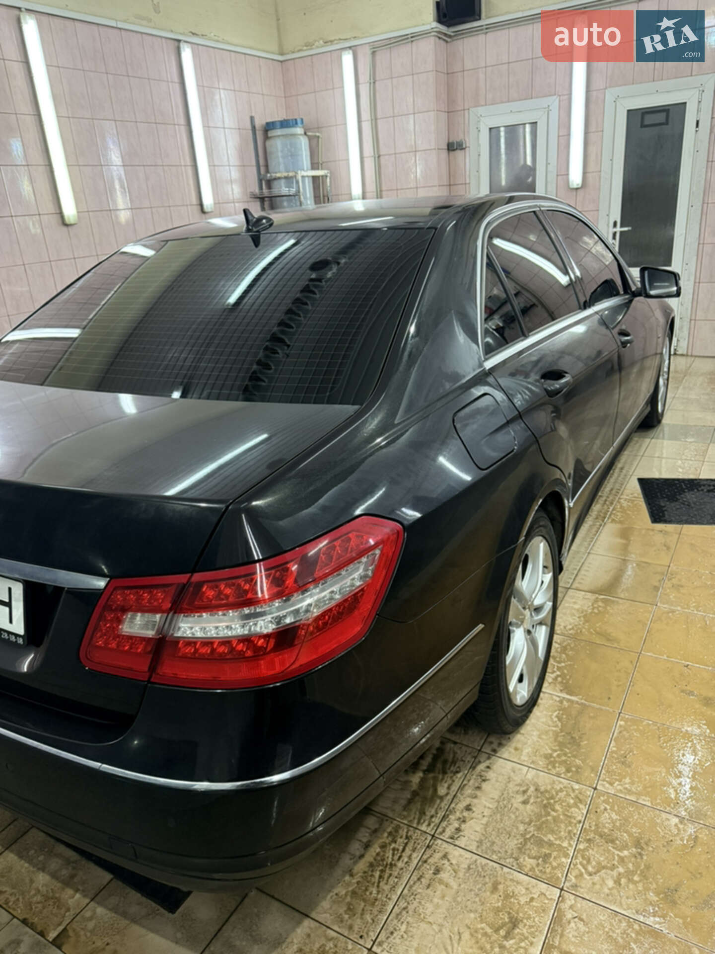 Mercedes-Benz E-Class 2010 VIN WDD2120051A244953 фото оголошення 5 з 8