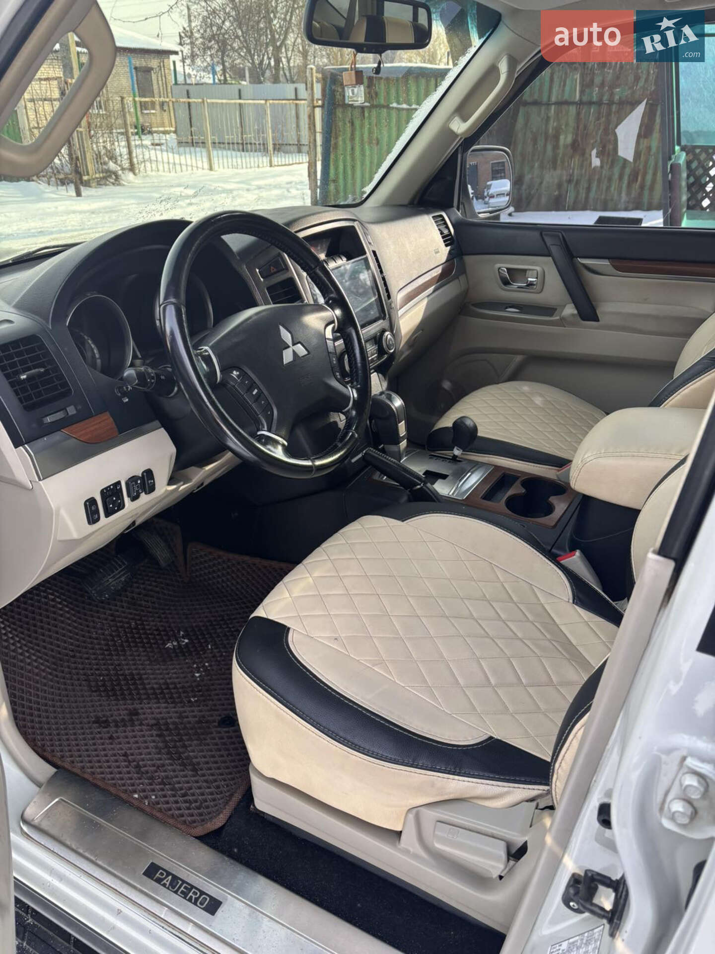 Mitsubishi Pajero 2007 VIN JMYLRV93W7J718972 фото оголошення 8 з 10