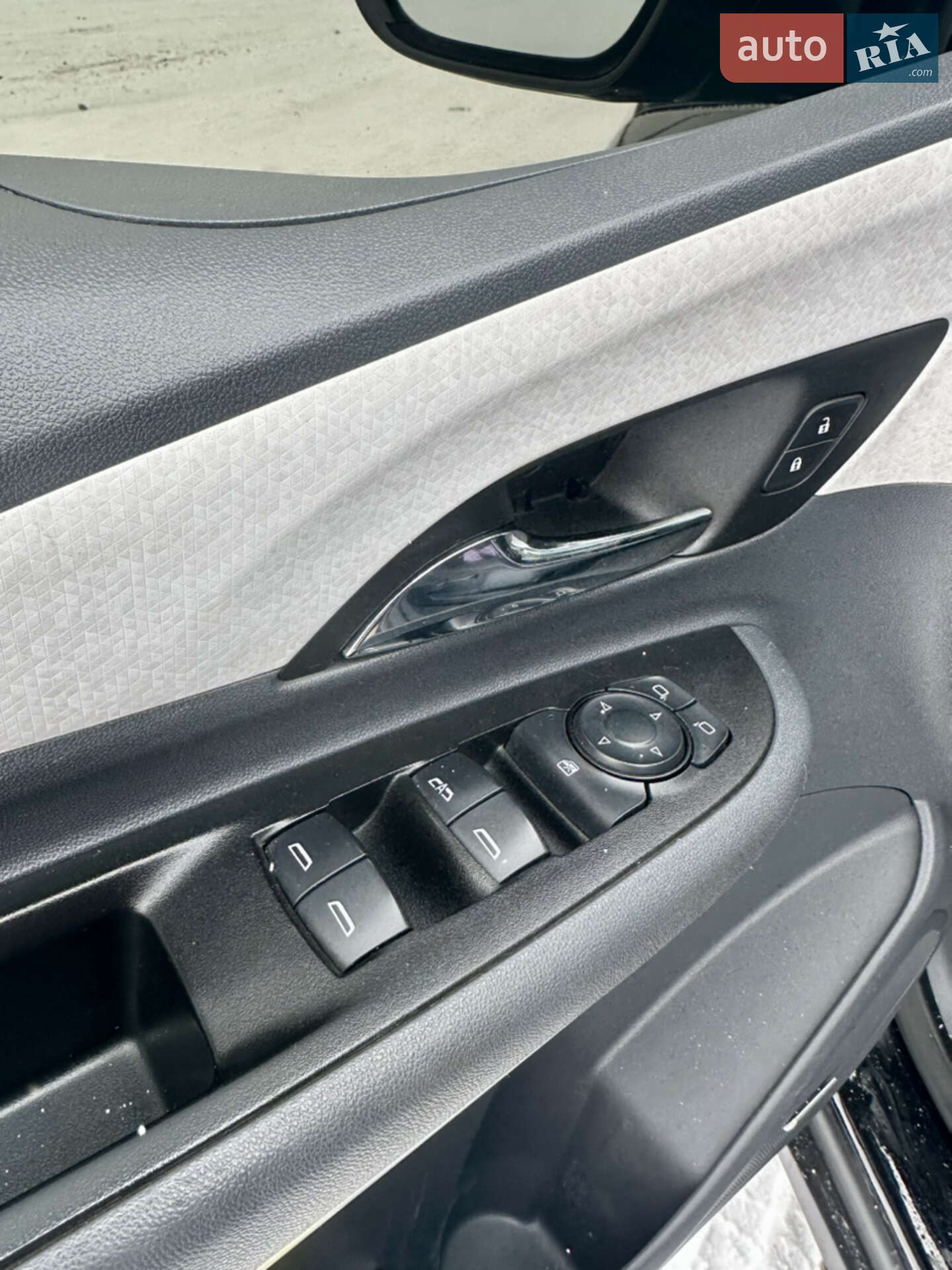 Chevrolet Bolt EV 2018 VIN 1G1FZ6S05K4117111 фото оголошення 14 з 27