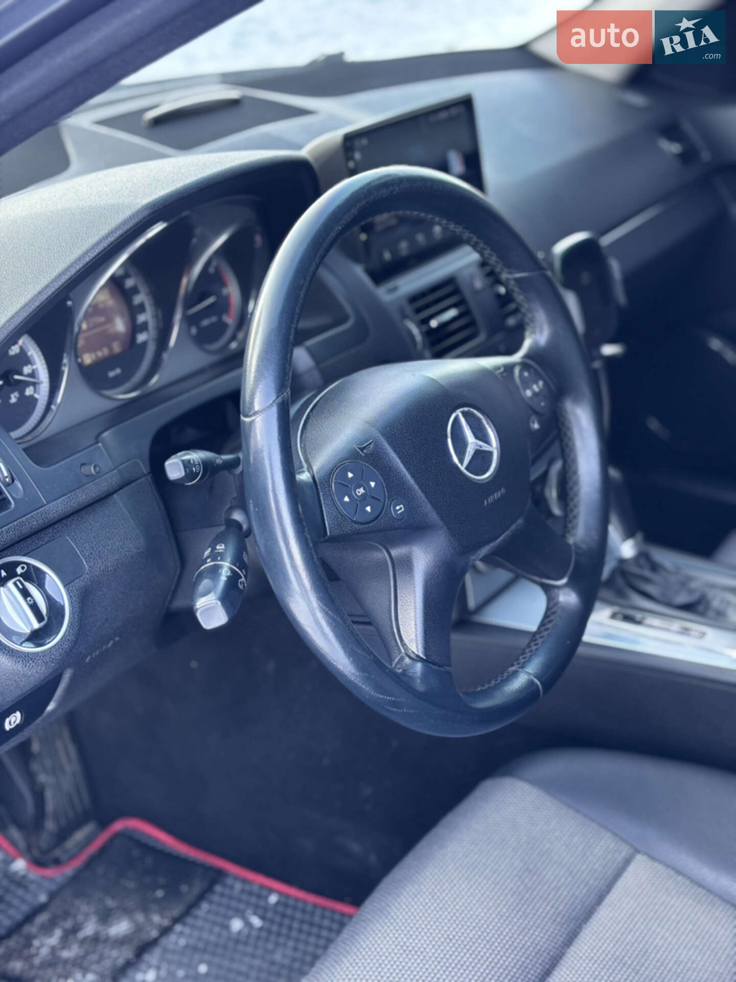 Mercedes-Benz C-Class 2010 VIN WDD2040021A493403 фото оголошення 19 з 24
