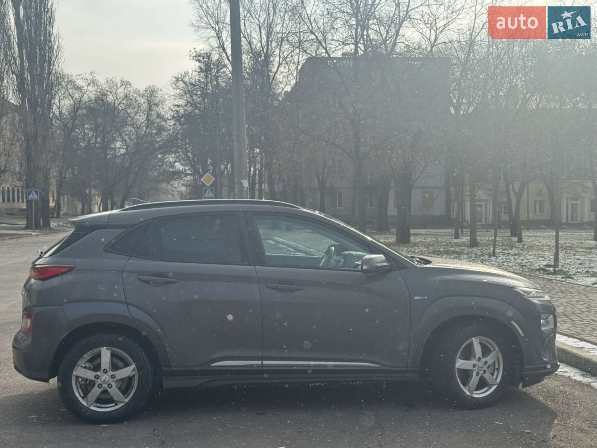 Hyundai Kona Electric 2019 VIN KMHK581GFLU063650 фото оголошення 2 з 17
