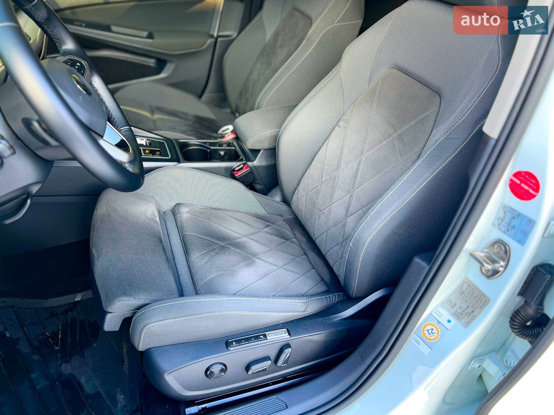 Volkswagen Golf 2020 VIN WVWZZZCDZLW047175 фото оголошення 14 з 62