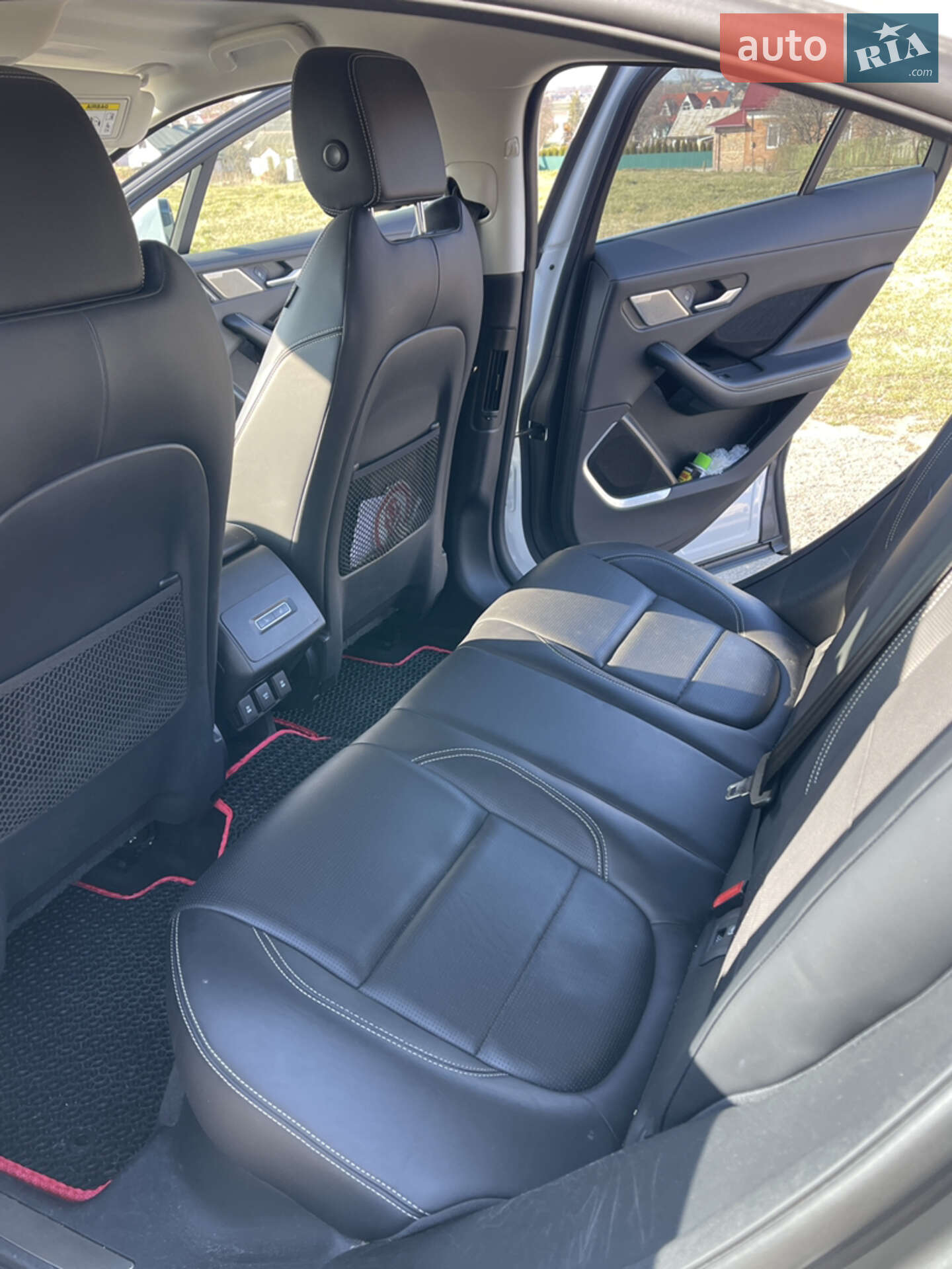Jaguar I-Pace 2018 VIN SADHA2B19K1F63957 фото оголошення 6 з 10