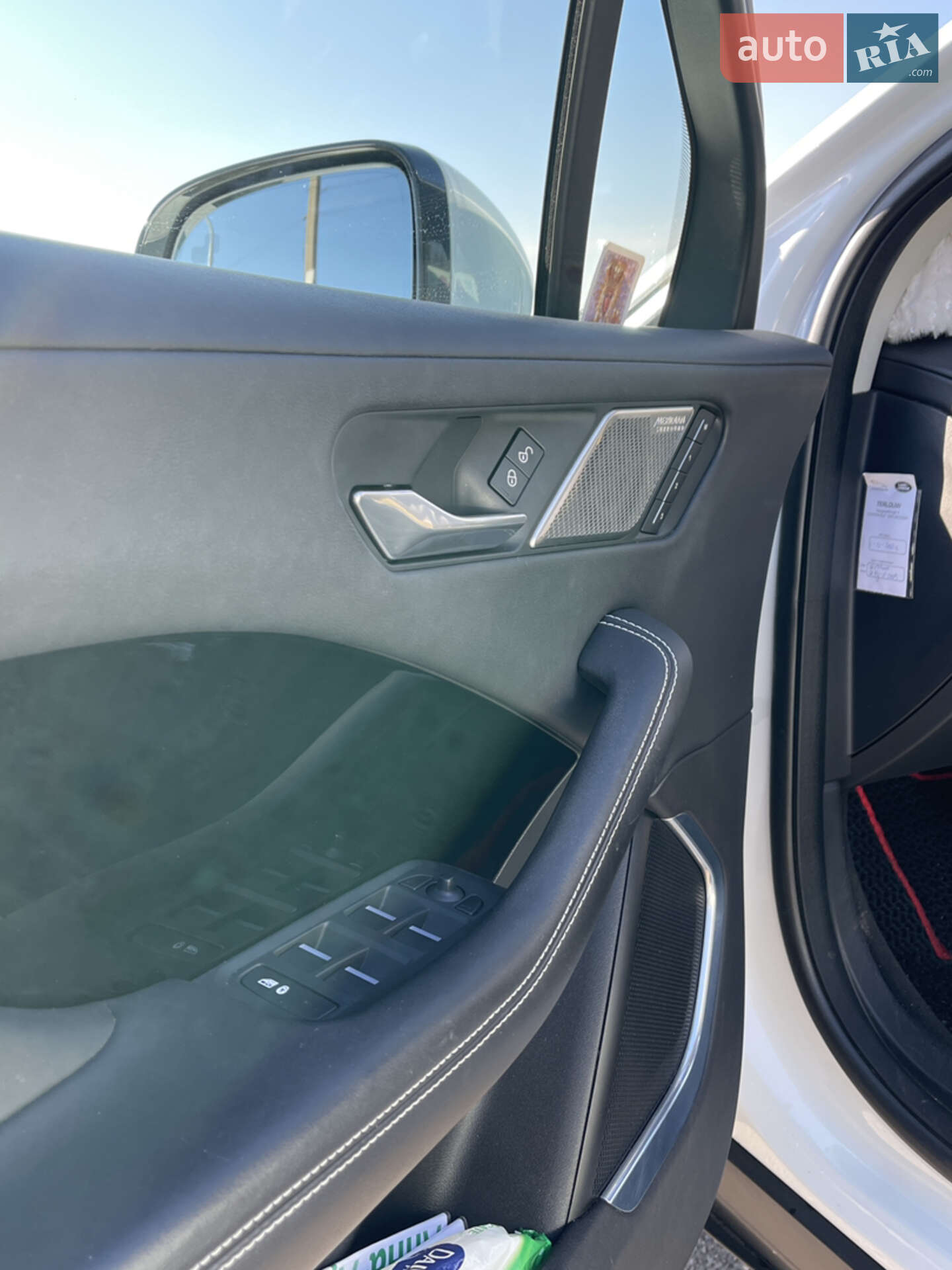 Jaguar I-Pace 2018 VIN SADHA2B19K1F63957 фото оголошення 7 з 10