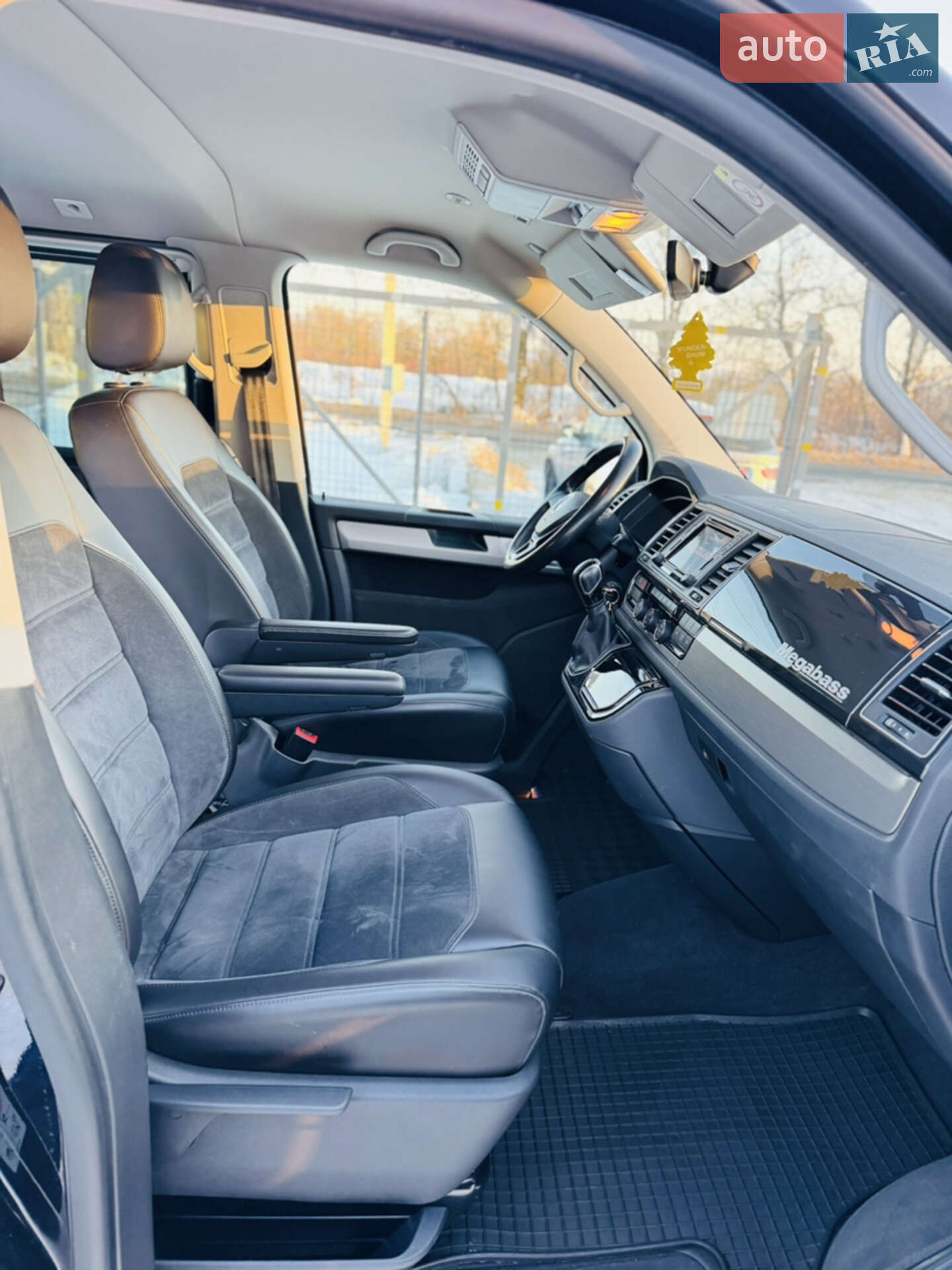 Volkswagen Multivan 2018 VIN WV2ZZZ7HZHH128252 фото оголошення 39 з 82