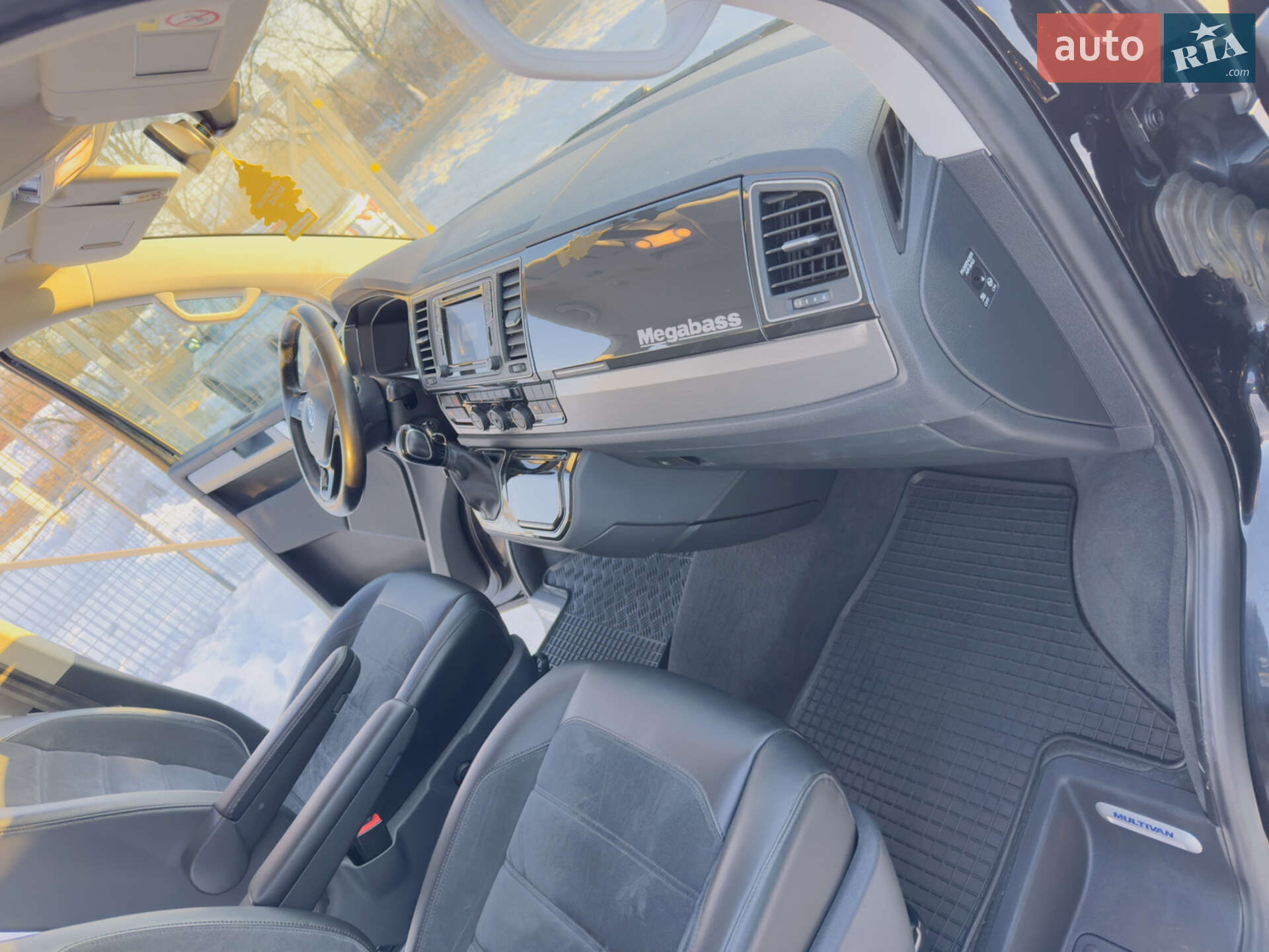 Volkswagen Multivan 2018 VIN WV2ZZZ7HZHH128252 фото оголошення 43 з 82