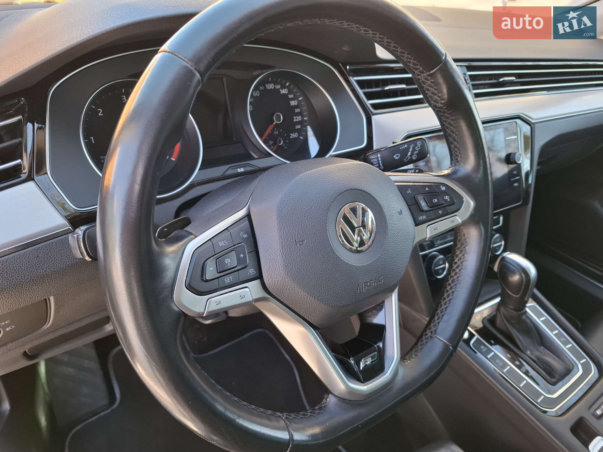 Volkswagen Passat 2019 VIN WVWZZZ3CZLE079264 фото оголошення 12 з 40