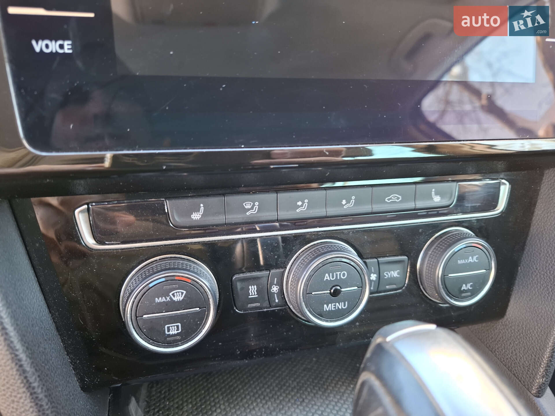 Volkswagen Passat 2019 VIN WVWZZZ3CZLE079264 фото оголошення 16 з 40