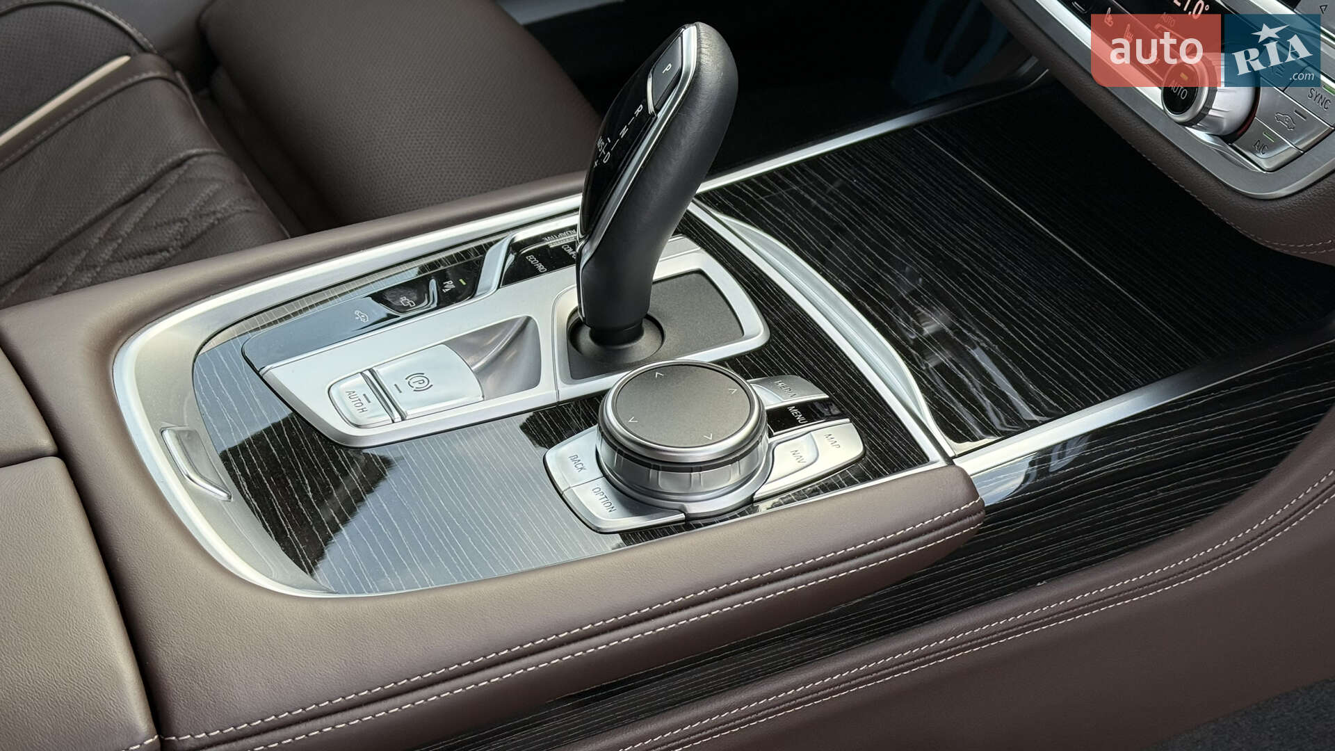 BMW 7 Series 2022 VIN WBA7R01030CK33949 фото оголошення 19 з 27