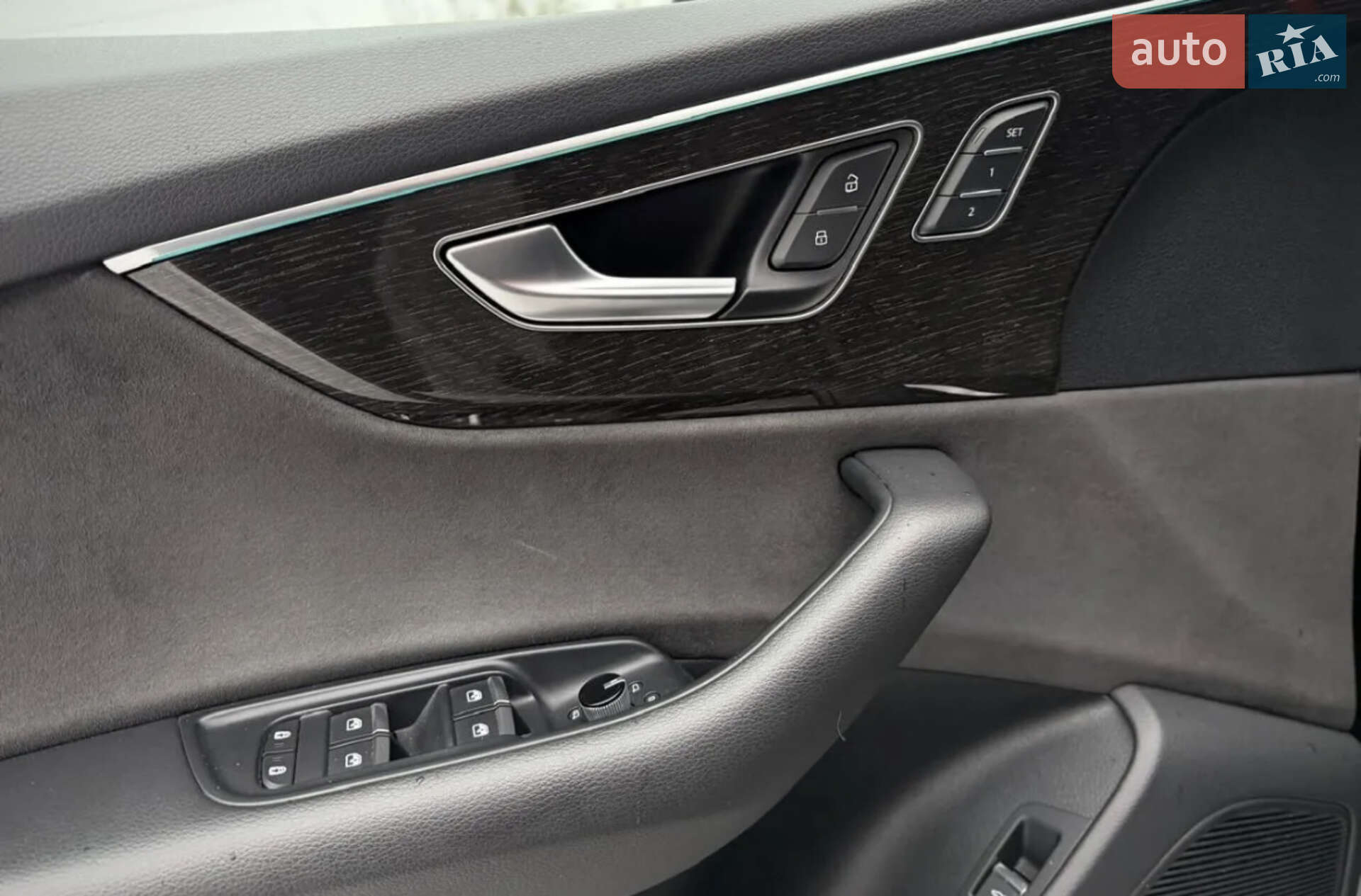 Audi Q8 2023 VIN WAUZZZF1XPD037025 фото оголошення 14 з 33