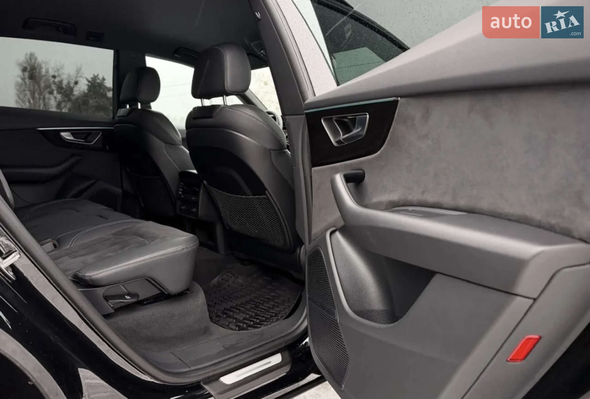 Audi Q8 2023 VIN WAUZZZF1XPD037025 фото оголошення 27 з 33