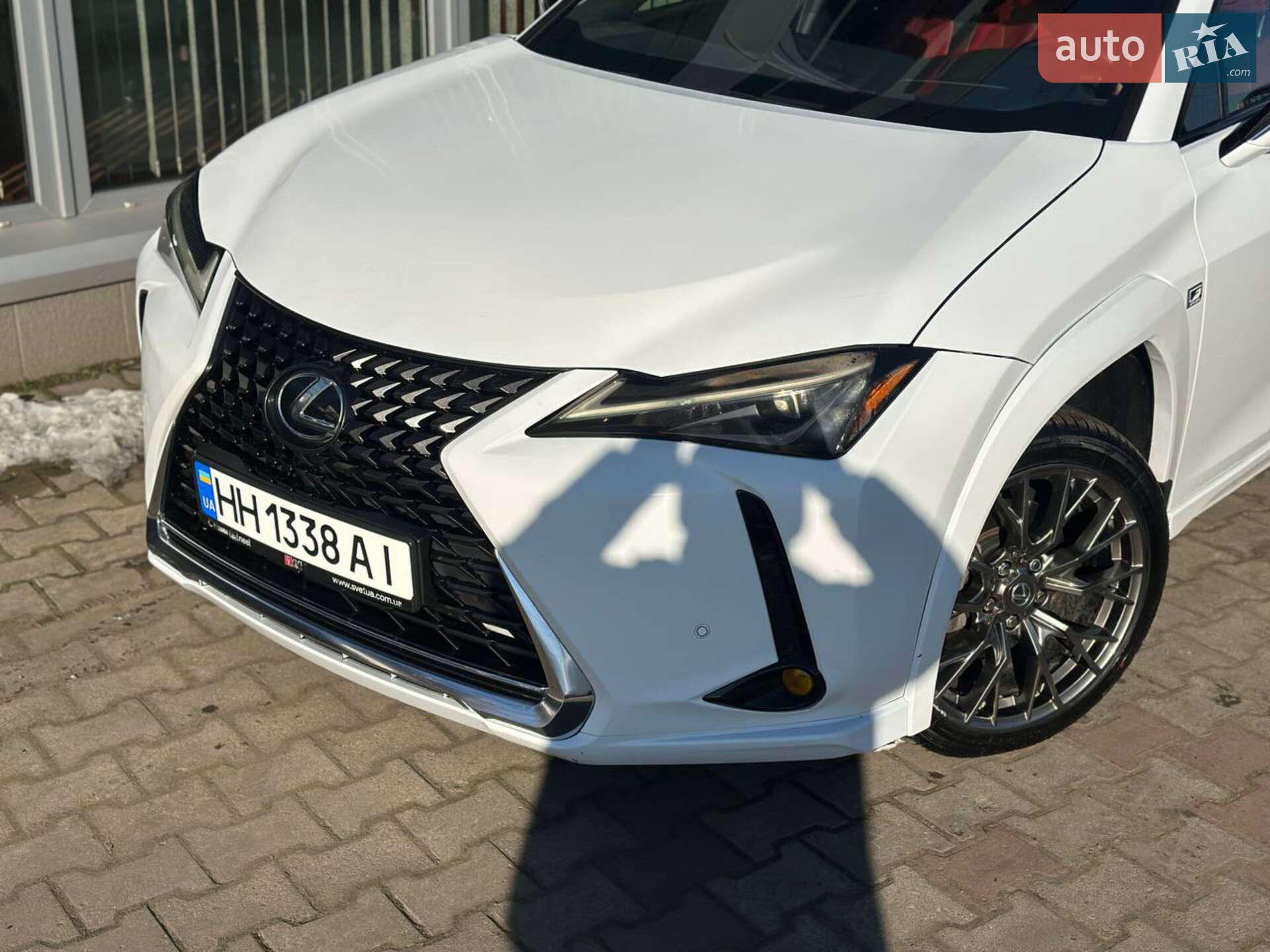 Lexus UX 2019 VIN JTHY3JBH5K2010287 фото оголошення 2 з 10