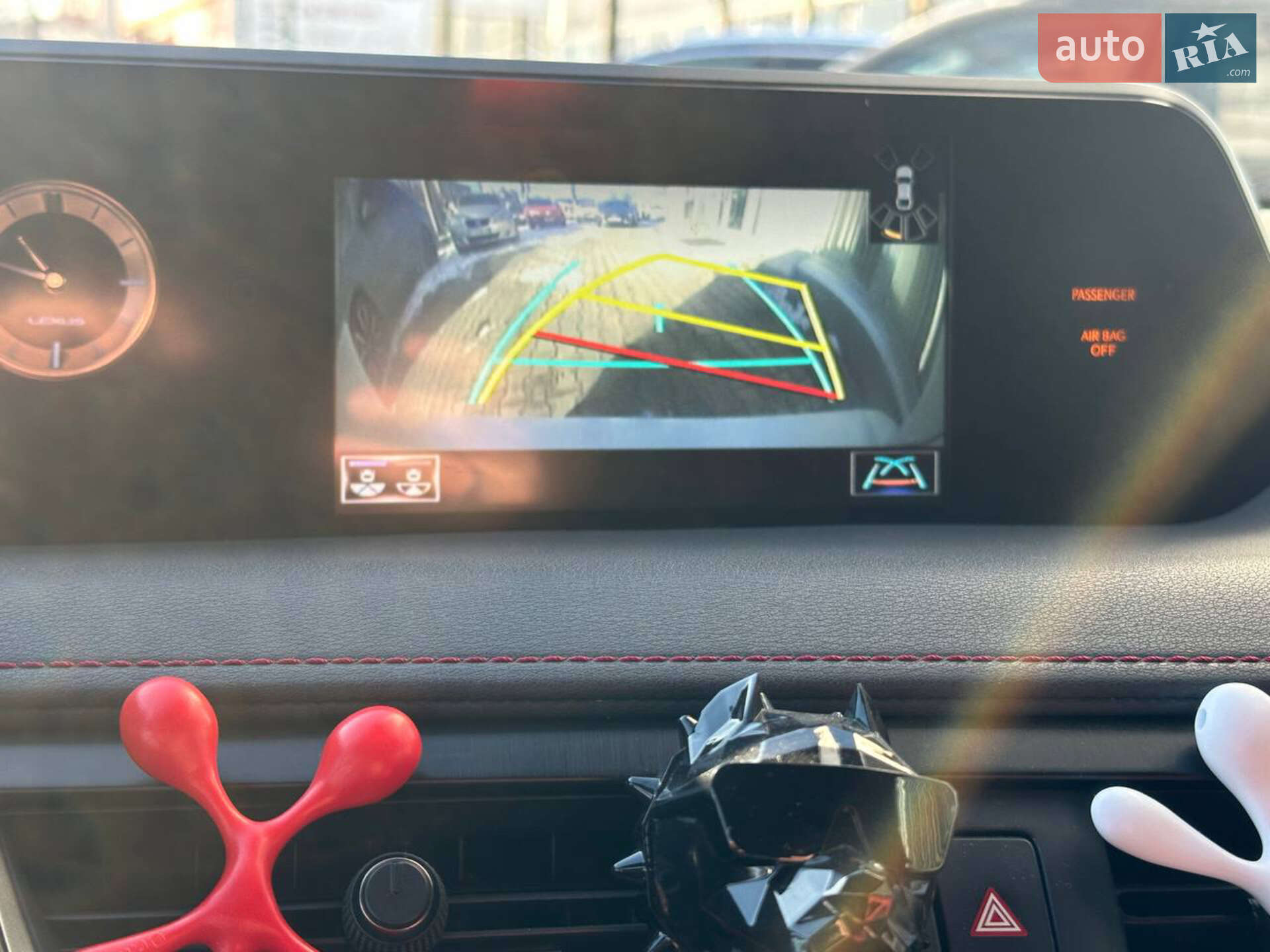 Lexus UX 2019 VIN JTHY3JBH5K2010287 фото оголошення 9 з 10