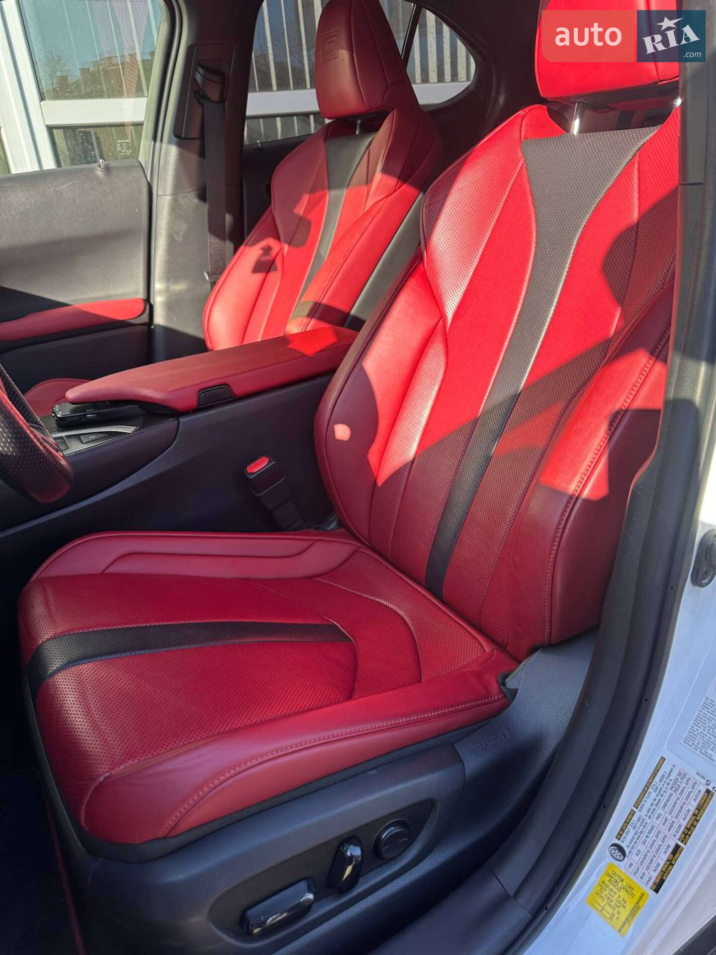 Lexus UX 2019 VIN JTHY3JBH5K2010287 фото оголошення 10 з 10