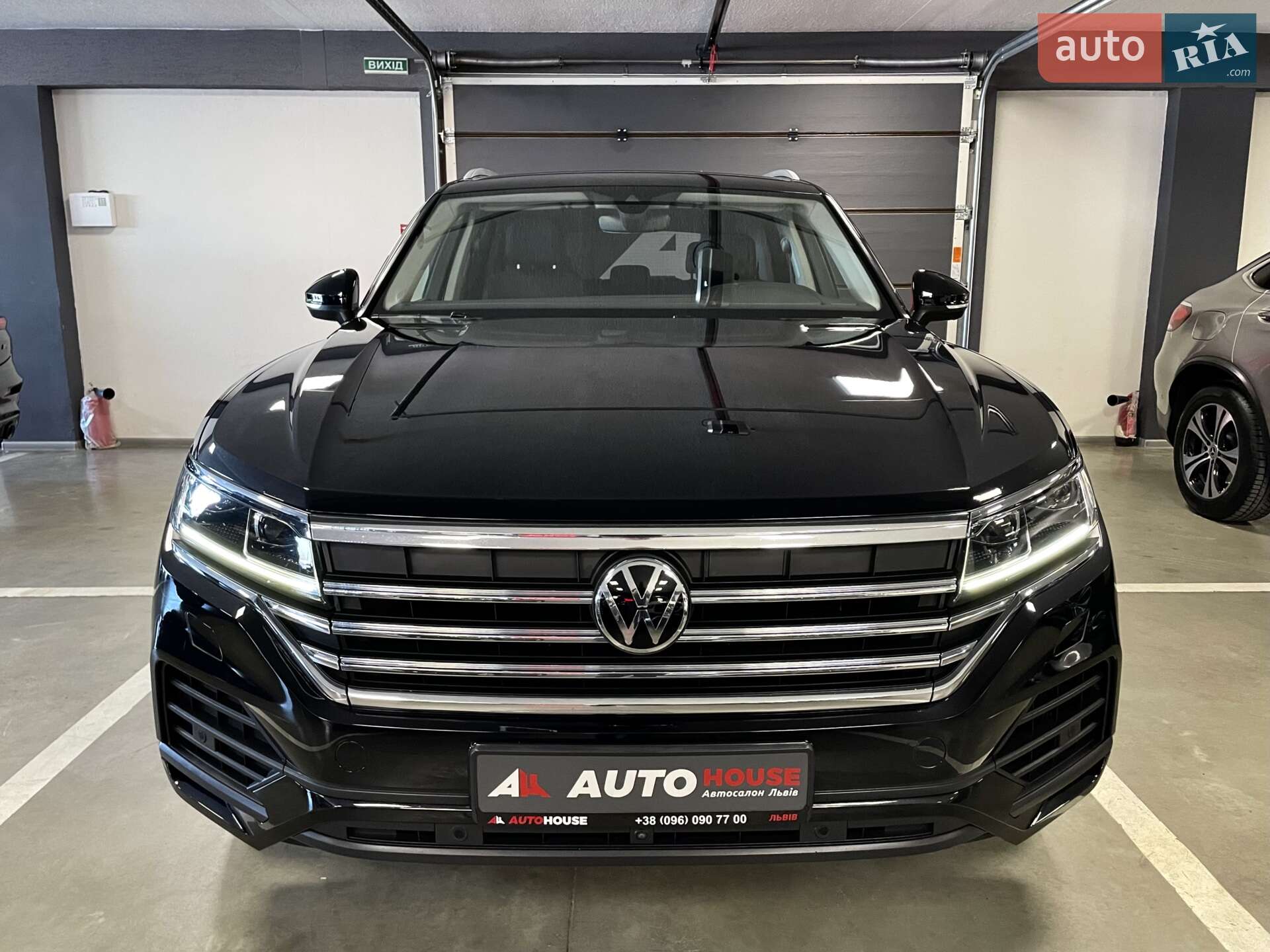 Volkswagen Touareg 2020 VIN WVGZZZCRZMD001455 фото оголошення 7 з 79