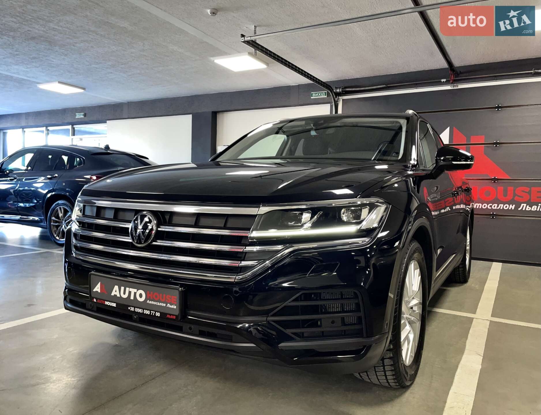 Volkswagen Touareg 2020 VIN WVGZZZCRZMD001455 фото оголошення 3 з 79