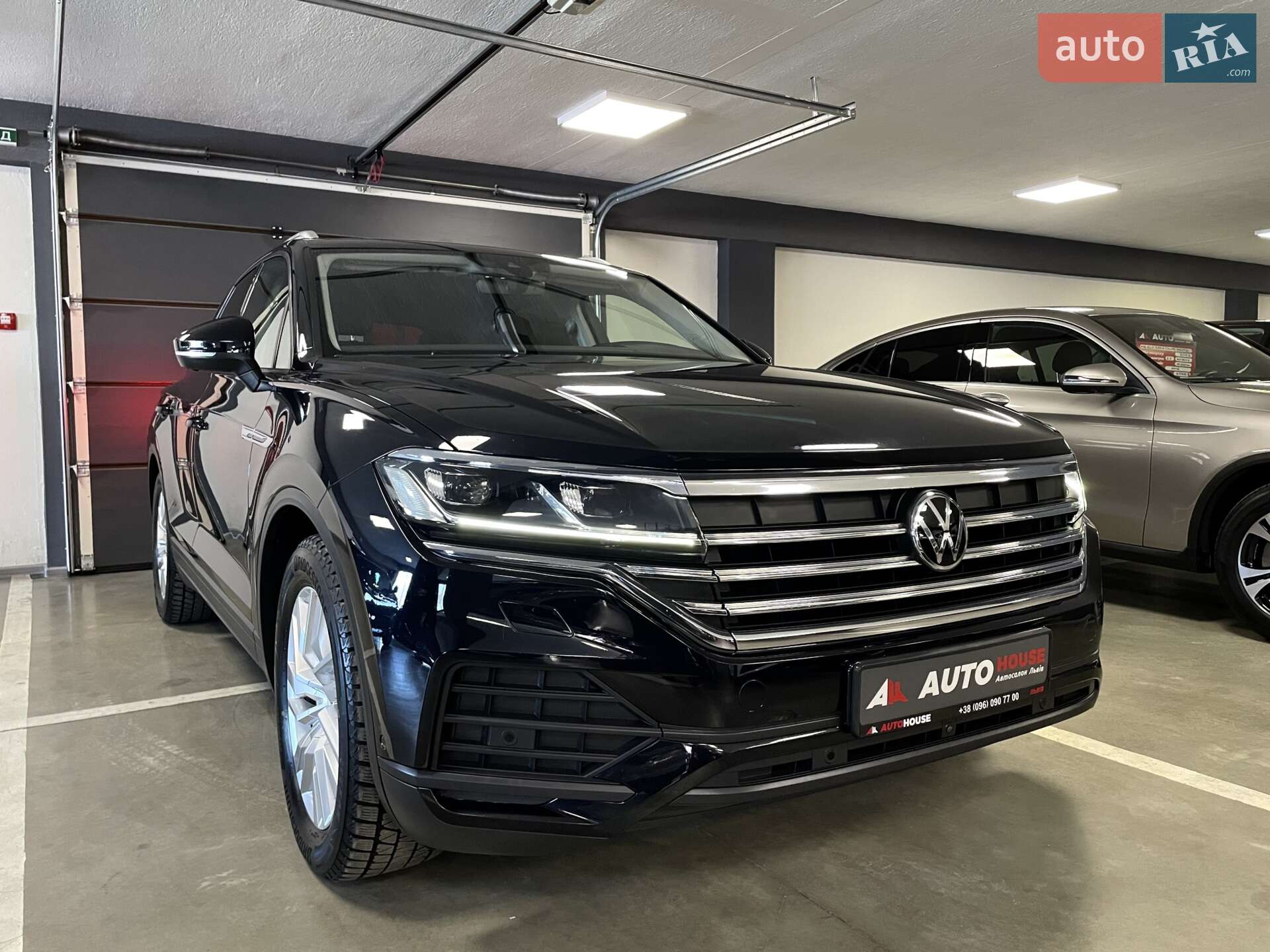 Volkswagen Touareg 2020 VIN WVGZZZCRZMD001455 фото оголошення 8 з 79