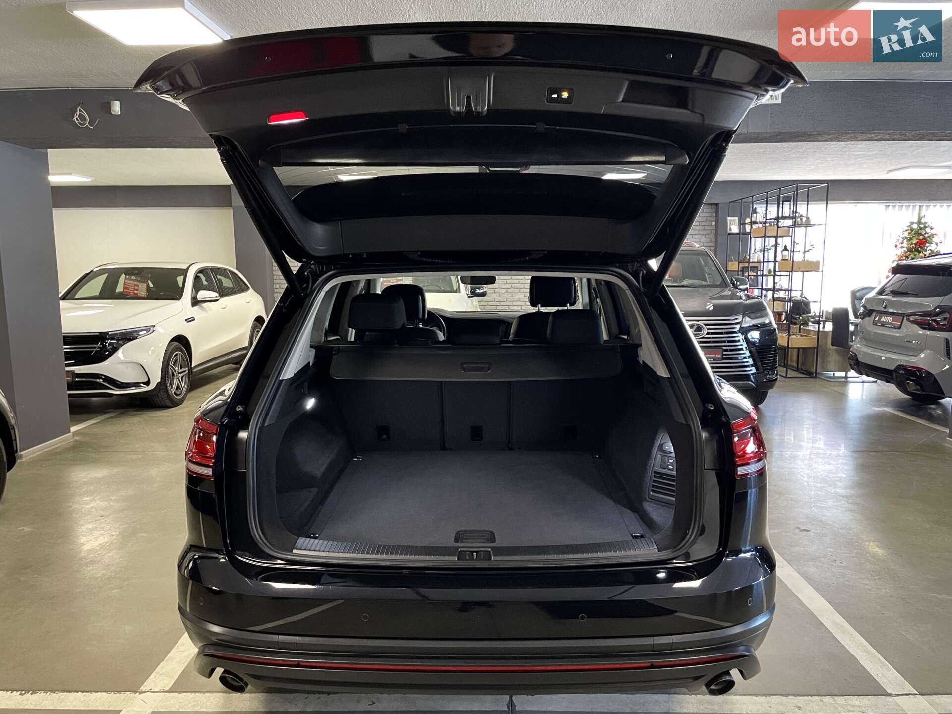 Volkswagen Touareg 2020 VIN WVGZZZCRZMD001455 фото оголошення 22 з 79