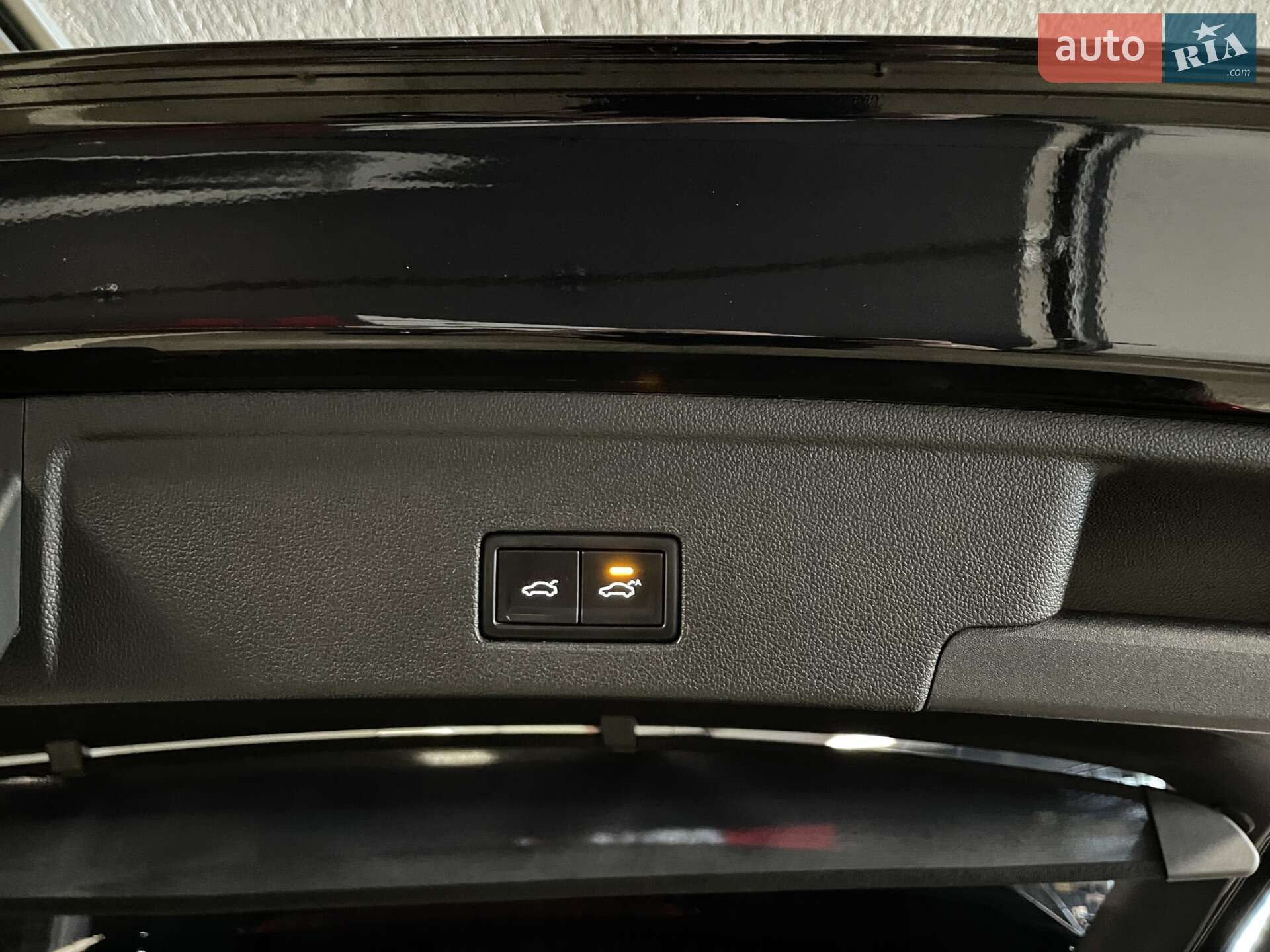 Volkswagen Touareg 2020 VIN WVGZZZCRZMD001455 фото оголошення 23 з 79