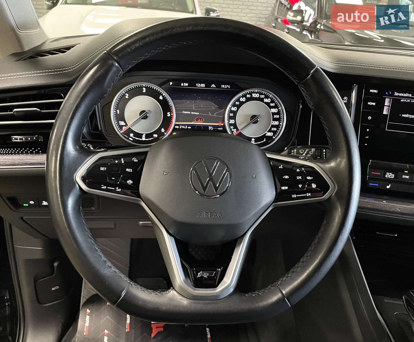 Volkswagen Touareg 2020 VIN WVGZZZCRZMD001455 фото оголошення 46 з 79