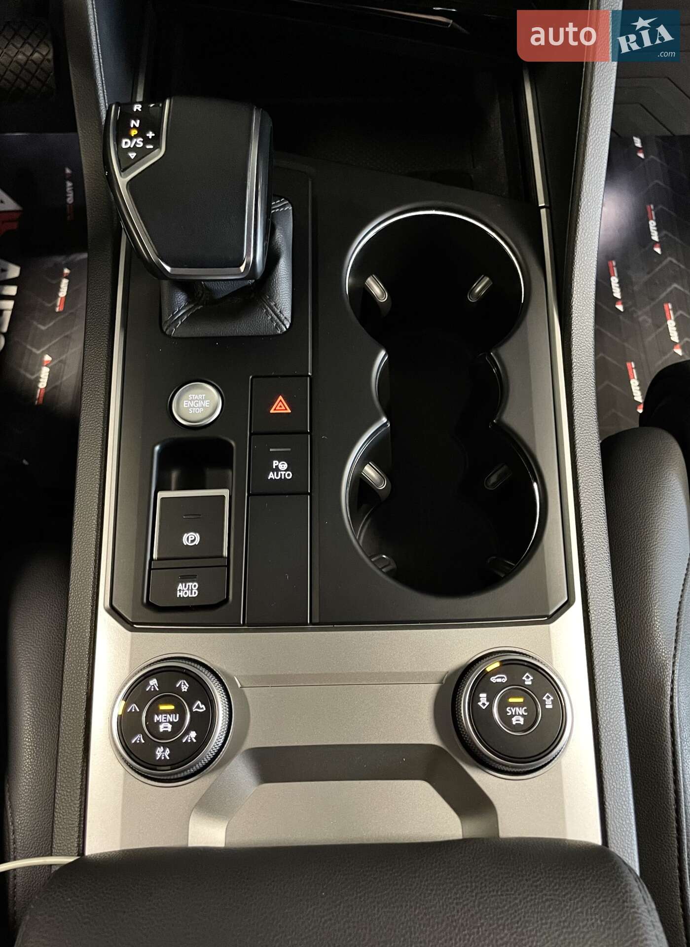 Volkswagen Touareg 2020 VIN WVGZZZCRZMD001455 фото оголошення 71 з 79
