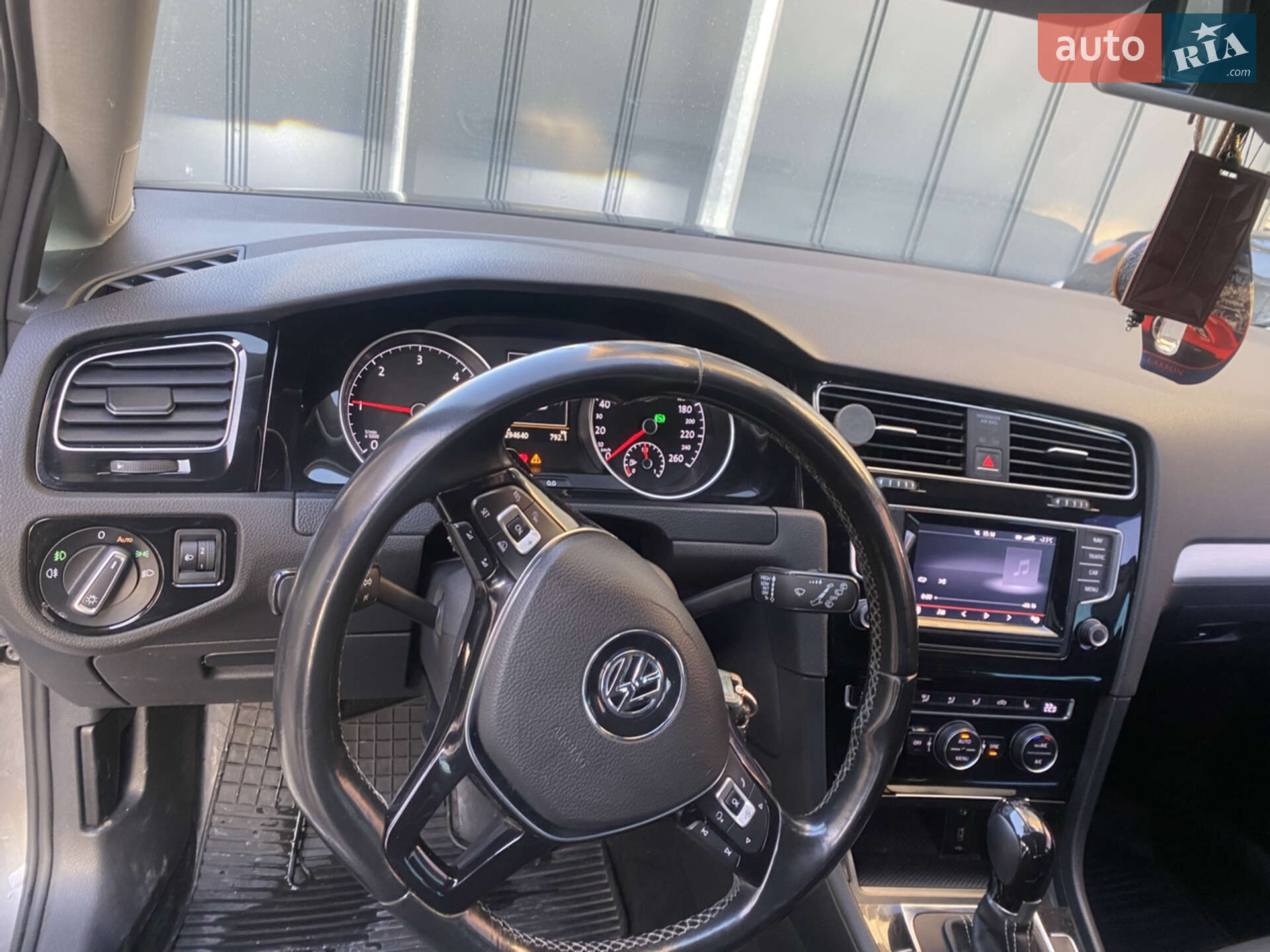 Volkswagen Golf 2014 VIN WVWZZZAUZFP566071 фото оголошення 15 з 25