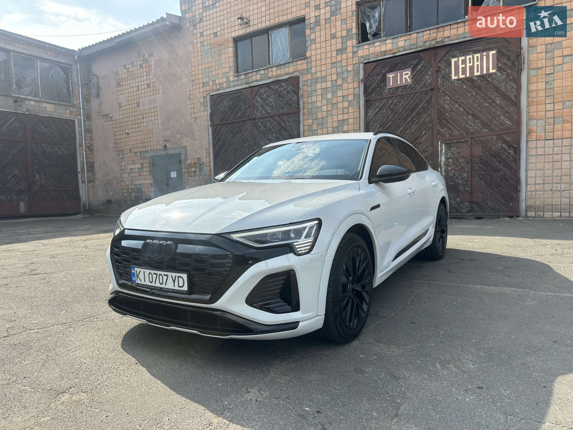 Audi Q8 Sportback e-tron 2023 VIN WAUZZZGE5RB036039 фото оголошення 3 з 44