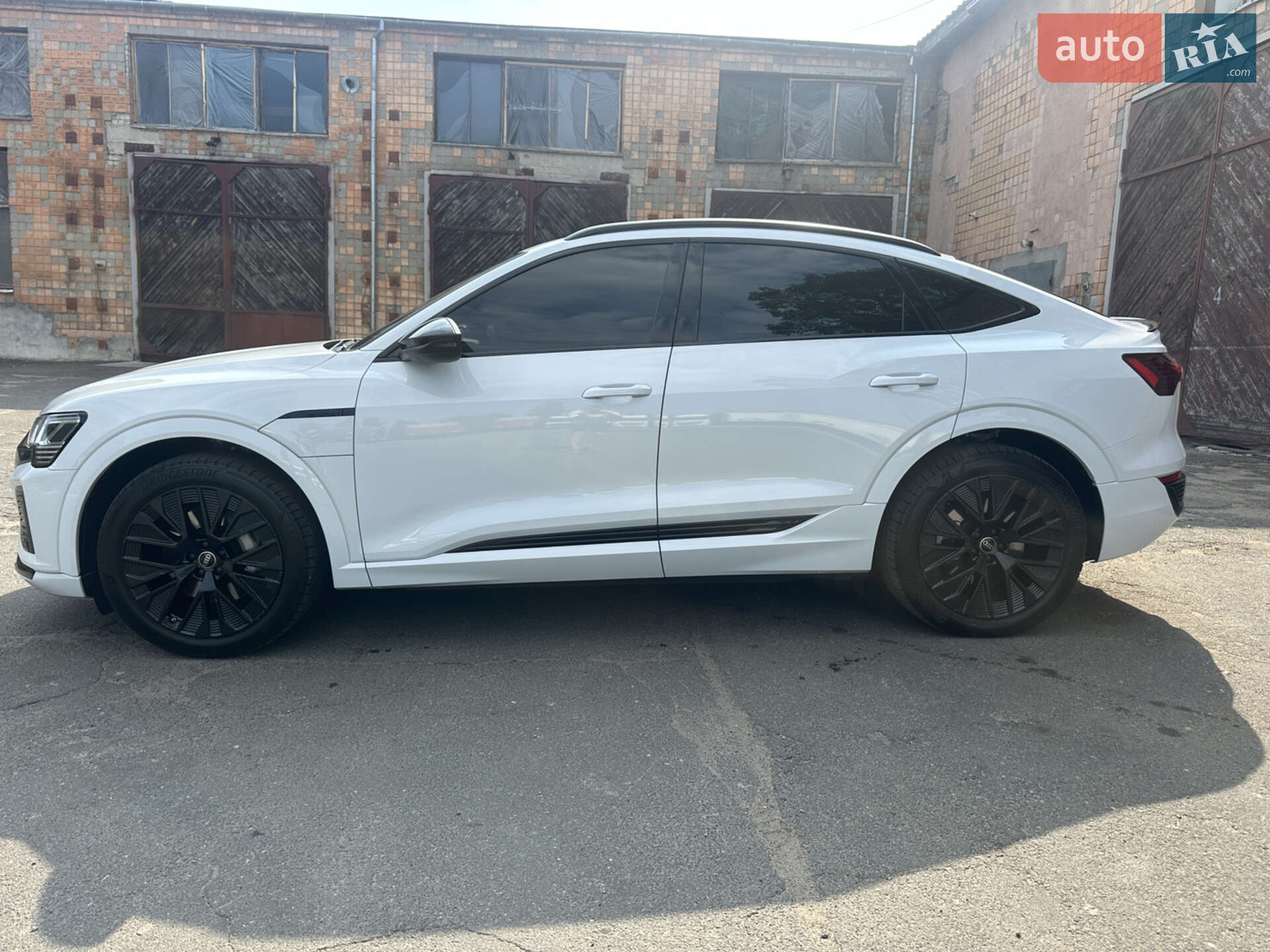 Audi Q8 Sportback e-tron 2023 VIN WAUZZZGE5RB036039 фото оголошення 9 з 44