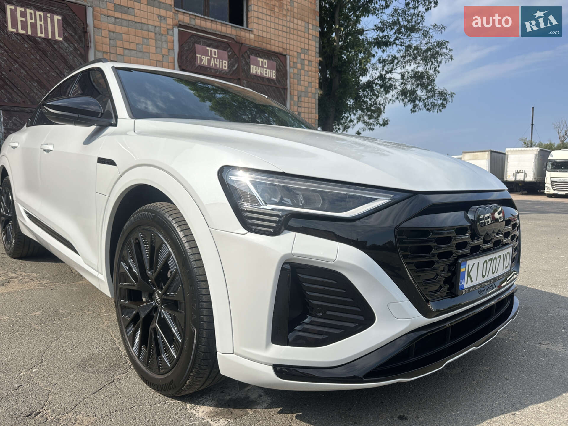 Audi Q8 Sportback e-tron 2023 VIN WAUZZZGE5RB036039 фото оголошення 13 з 44