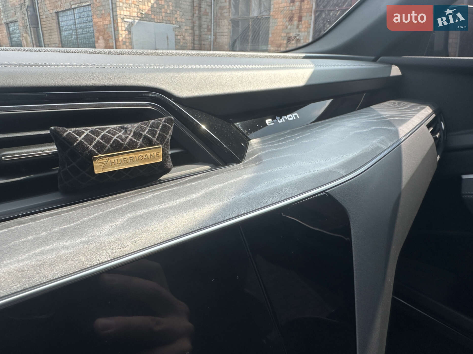 Audi Q8 Sportback e-tron 2023 VIN WAUZZZGE5RB036039 фото оголошення 15 з 44
