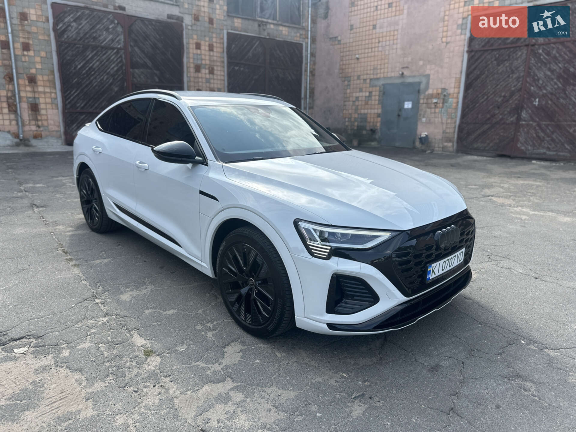 Audi Q8 Sportback e-tron 2023 VIN WAUZZZGE5RB036039 фото оголошення 33 з 44
