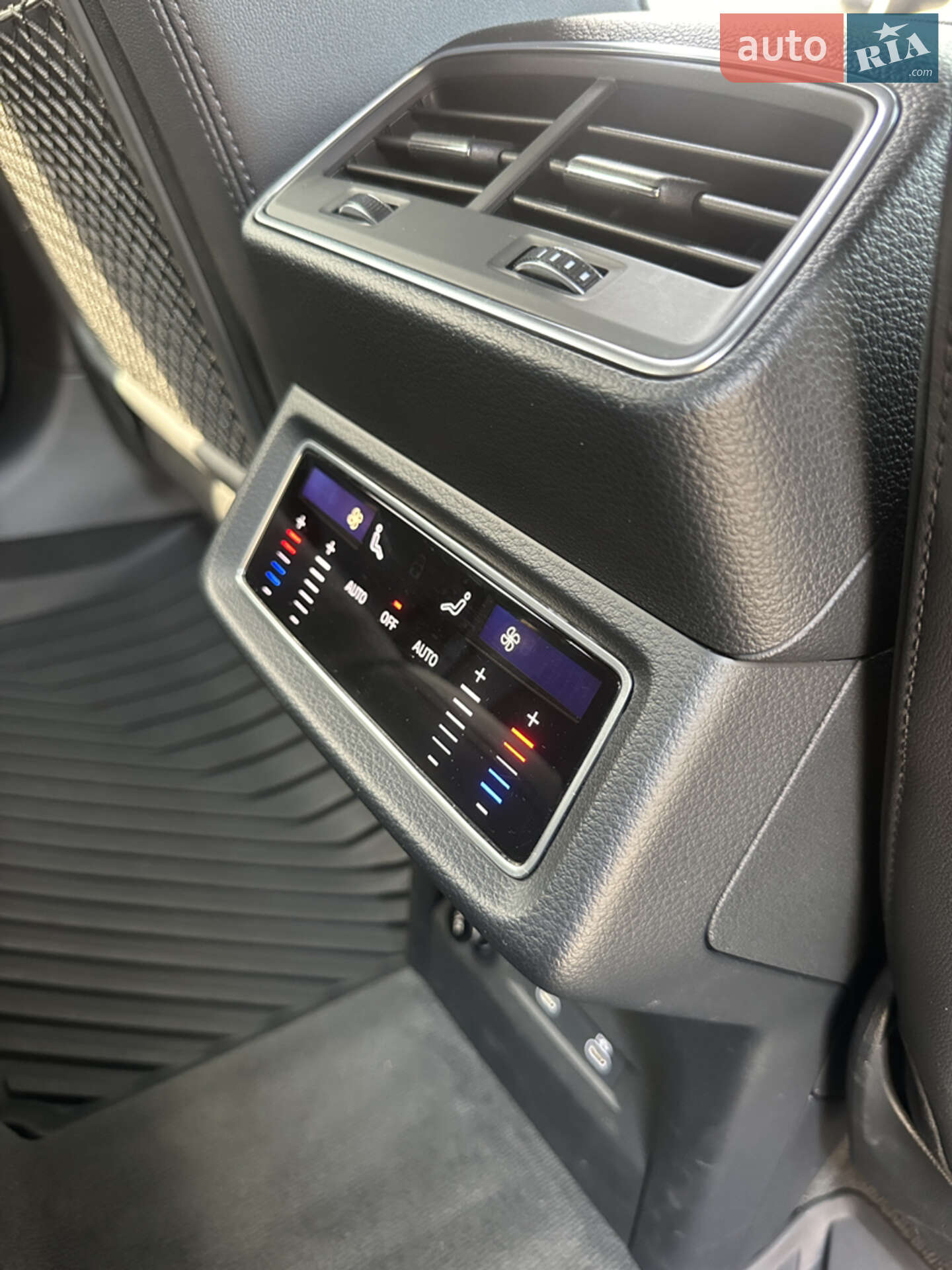Audi Q8 Sportback e-tron 2023 VIN WAUZZZGE5RB036039 фото оголошення 37 з 44
