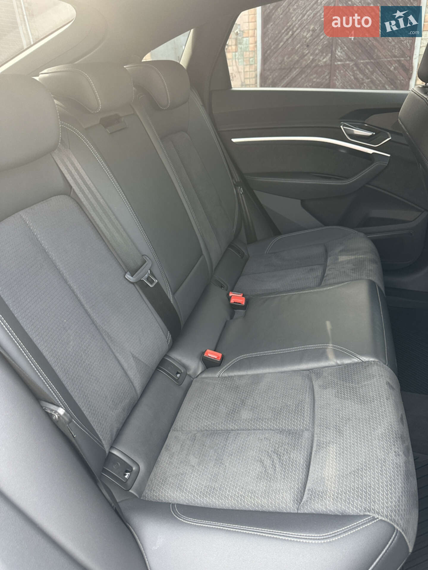 Audi Q8 Sportback e-tron 2023 VIN WAUZZZGE5RB036039 фото оголошення 39 з 44