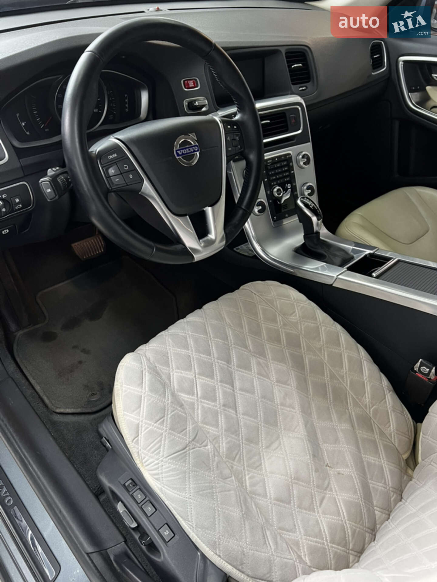 Volvo S60 2016 VIN YV140MTLXH2420843 фото оголошення 6 з 20