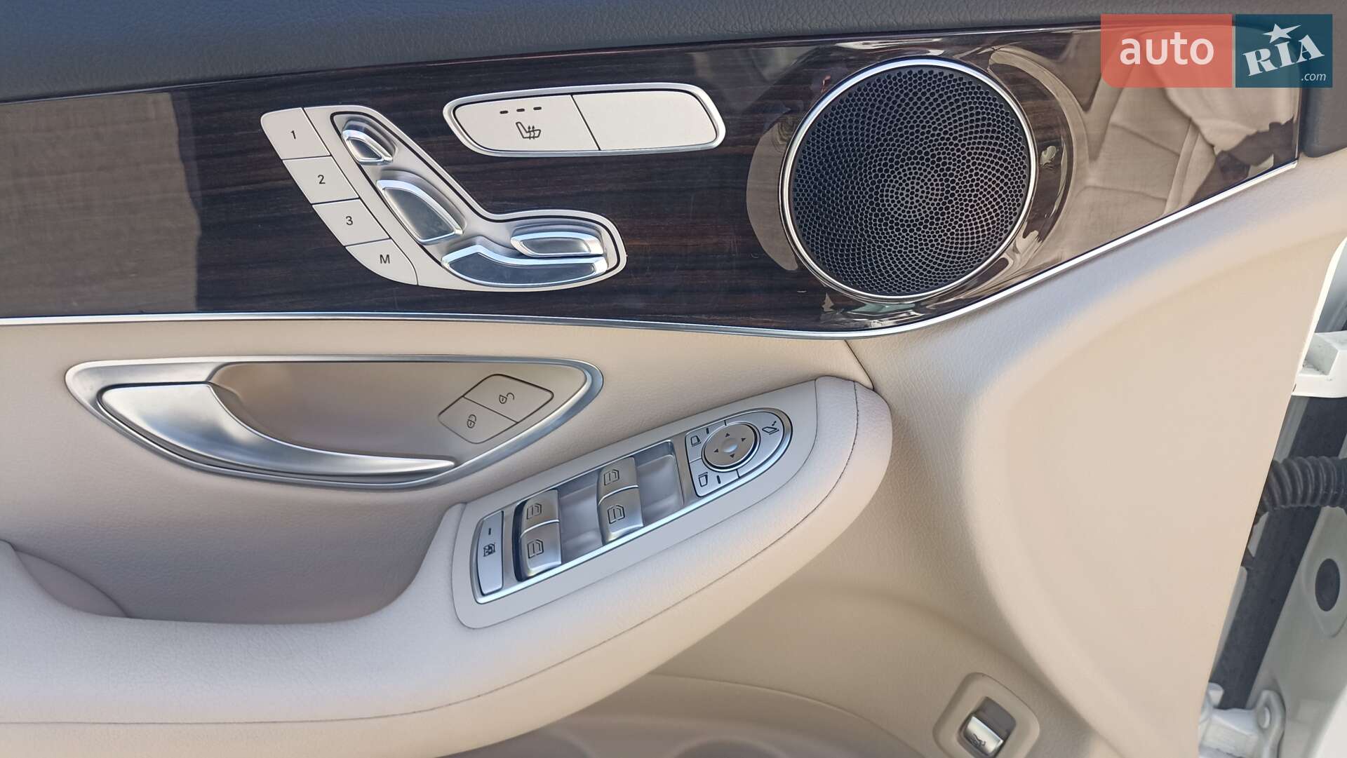 Mercedes-Benz GLC-Class 2017 VIN WDC0G4KB7JV065573 фото оголошення 10 з 14