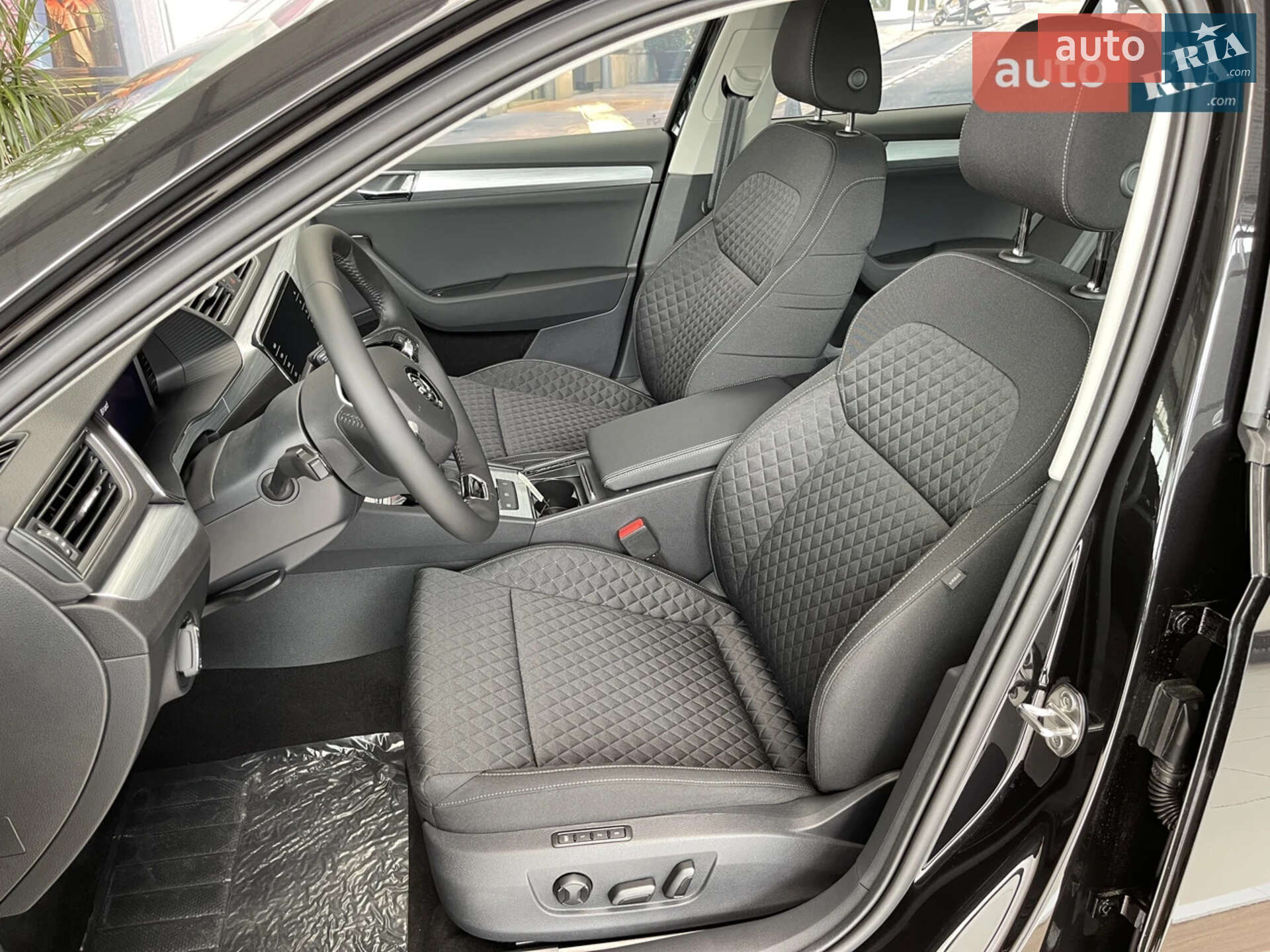 Skoda Superb 2023 VIN TMBJN7NP7P7043918 фото оголошення 5 з 7