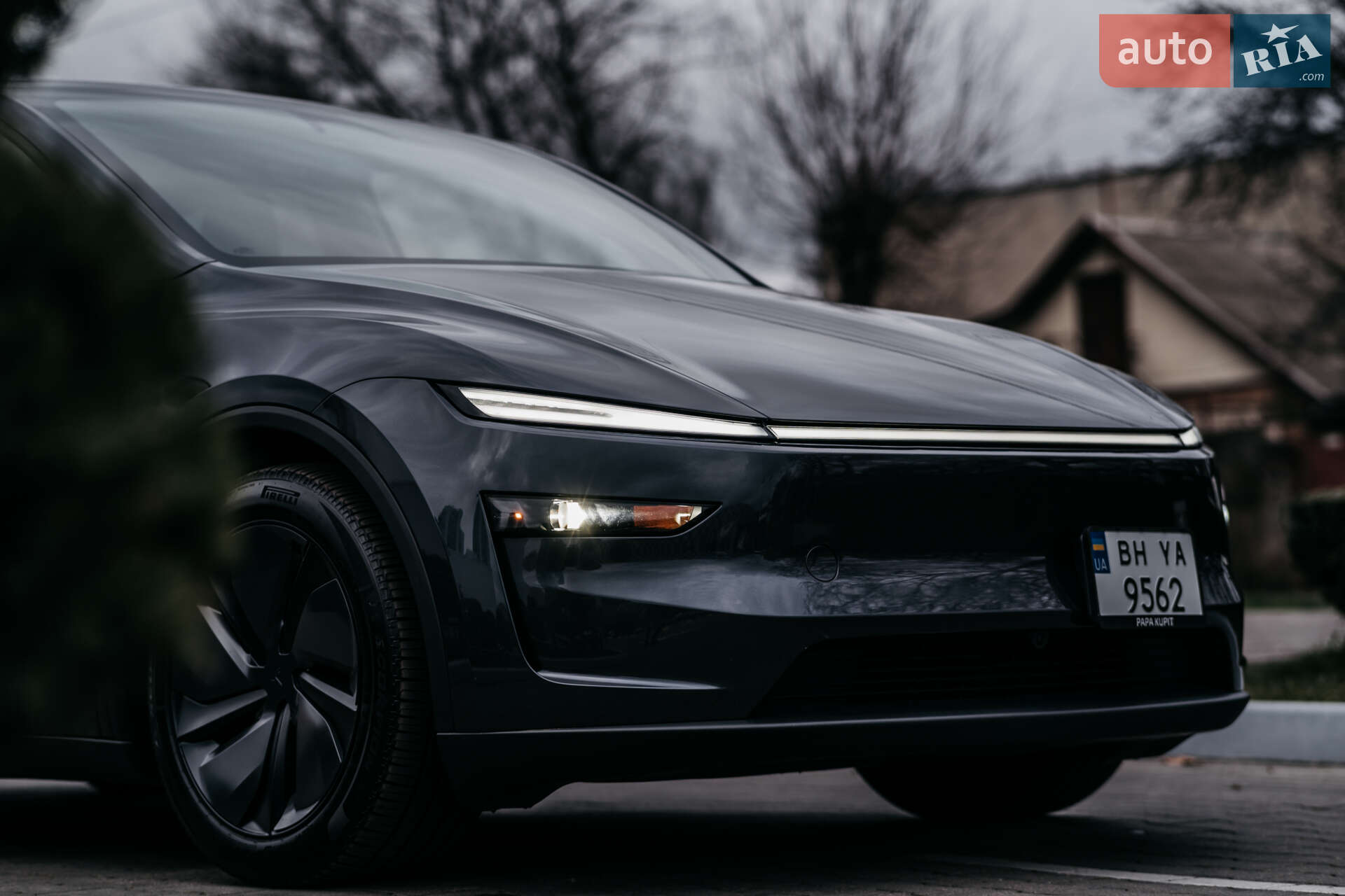 Tesla Model Y 2025 VIN 7SAYGDEE1TA386153 фото оголошення 6 з 19