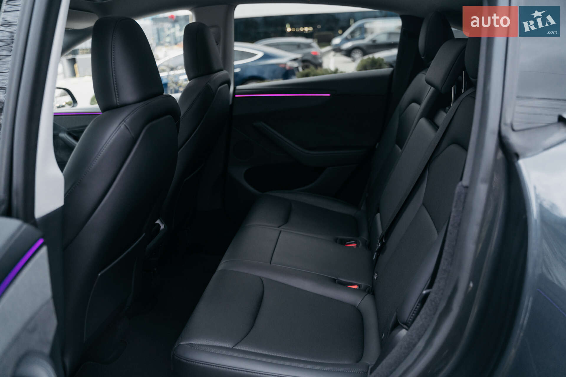 Tesla Model Y 2025 VIN 7SAYGDEE1TA386153 фото оголошення 8 з 19