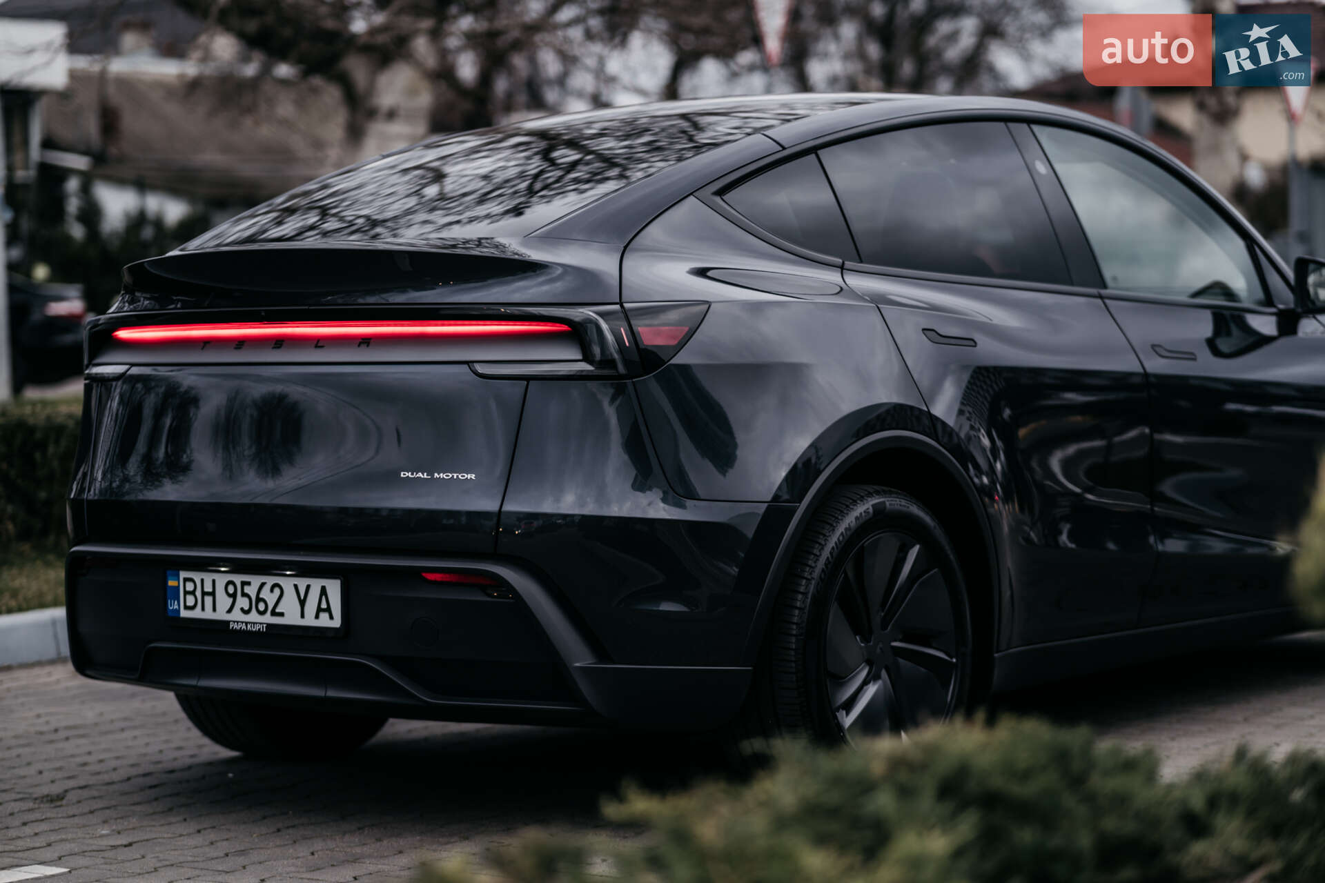 Tesla Model Y 2025 VIN 7SAYGDEE1TA386153 фото оголошення 16 з 19