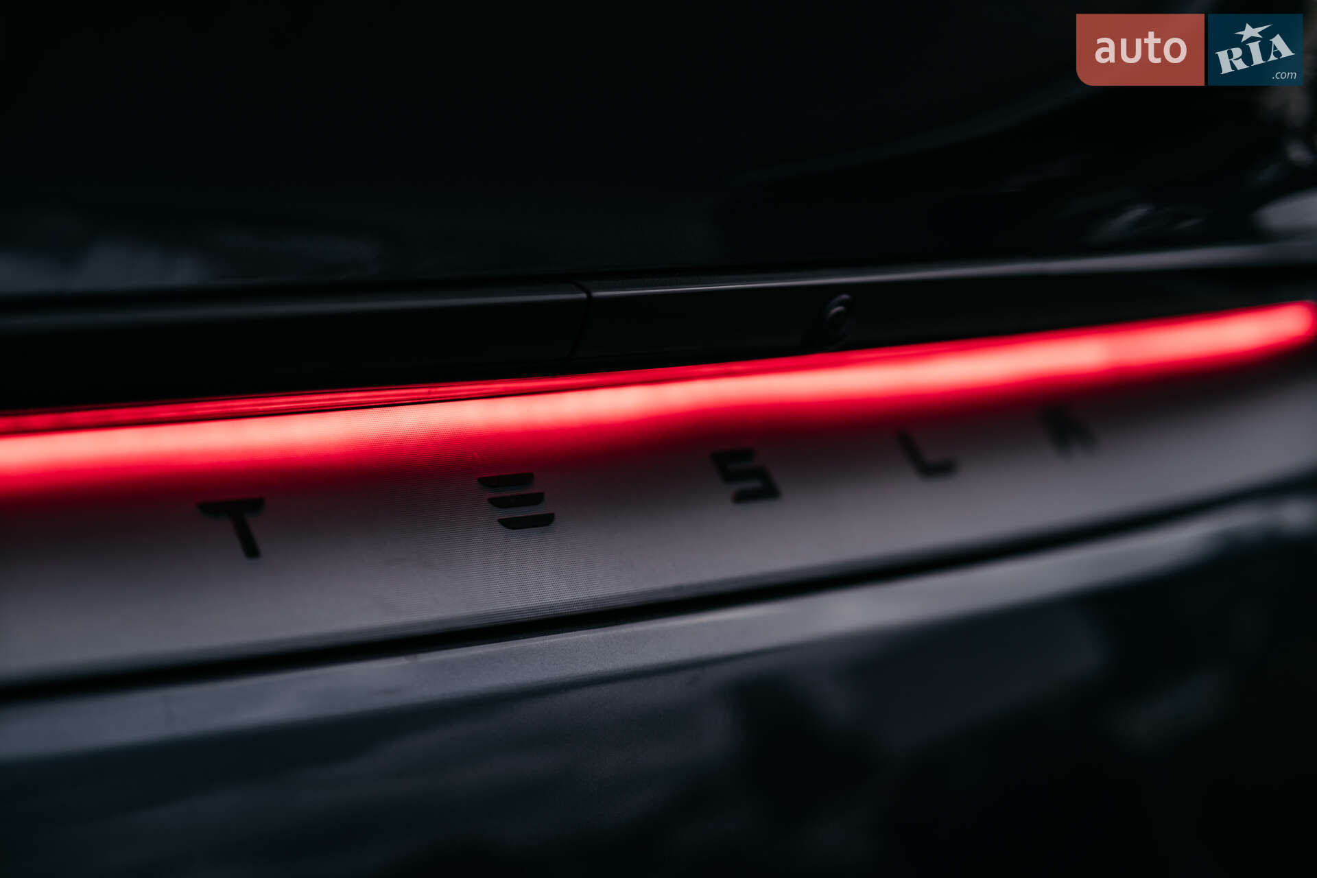 Tesla Model Y 2025 VIN 7SAYGDEE1TA386153 фото оголошення 19 з 19