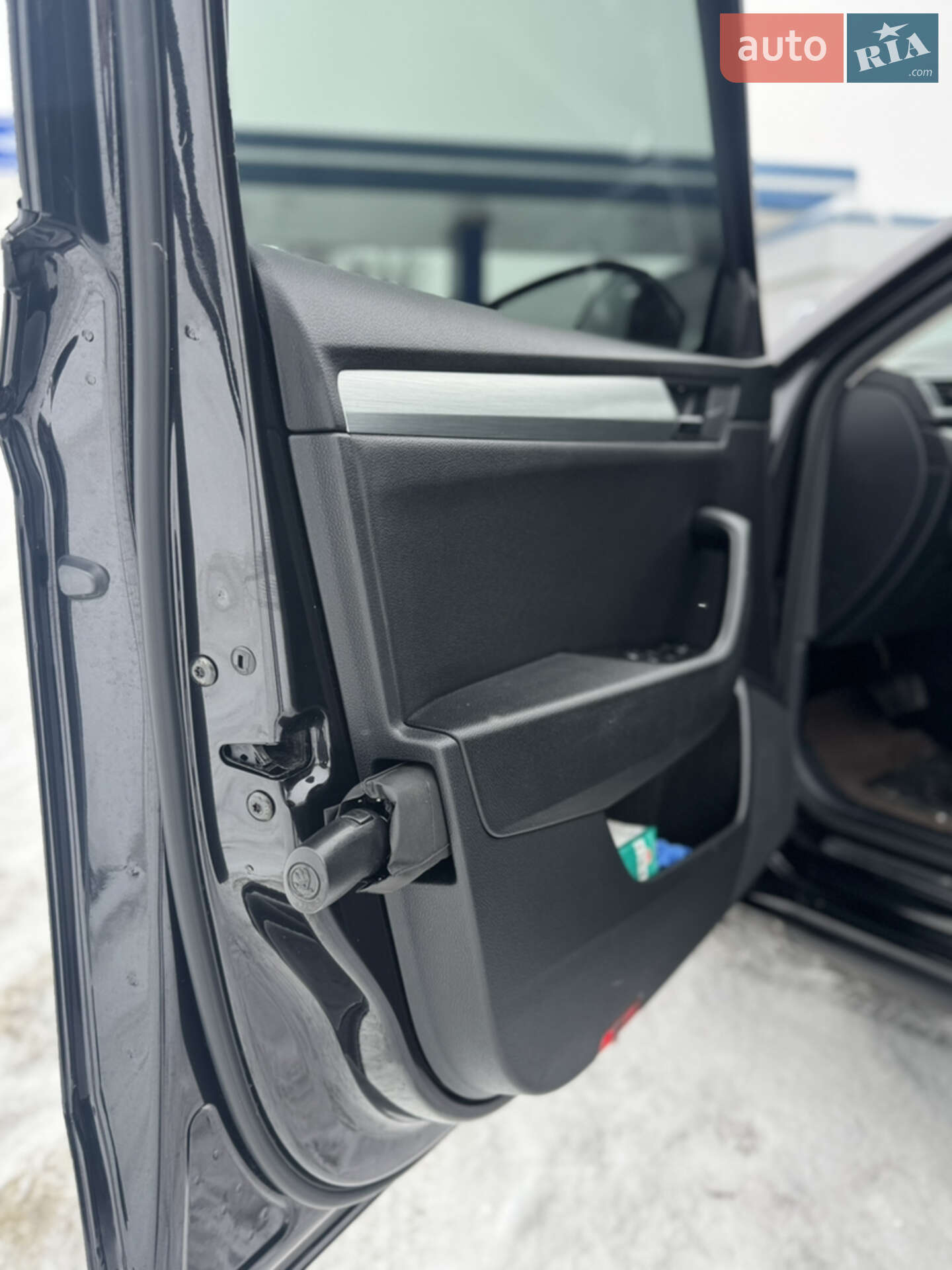 Skoda Superb 2015 VIN TMBAH7NP7G7028360 фото оголошення 18 з 51
