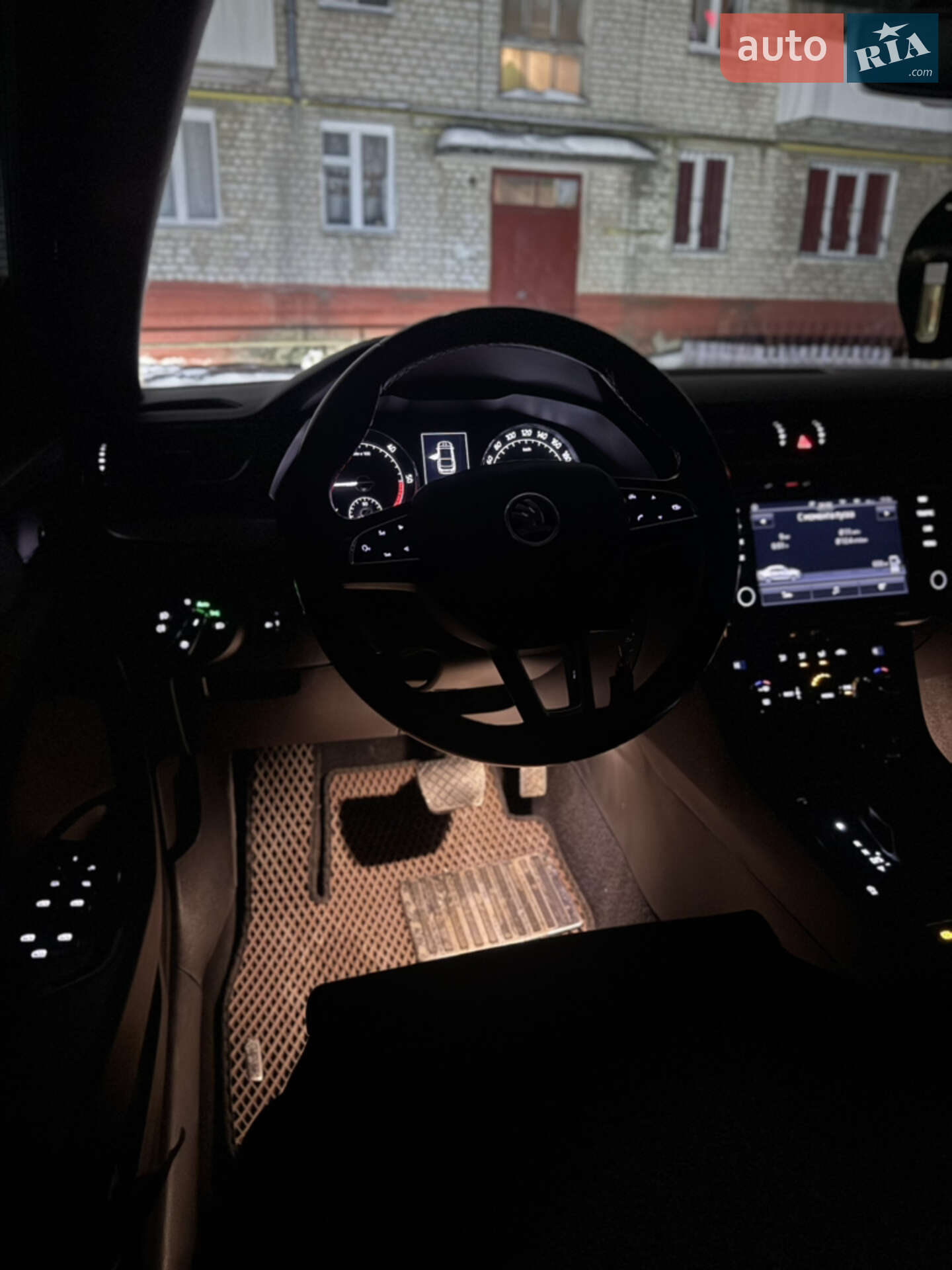 Skoda Superb 2015 VIN TMBAH7NP7G7028360 фото оголошення 35 з 51
